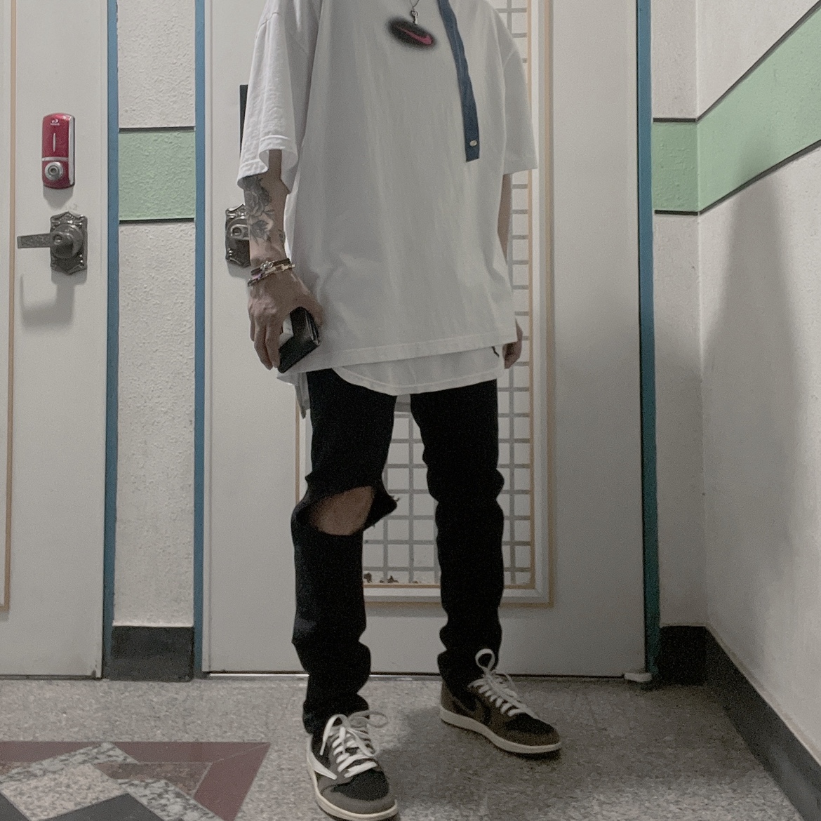 Jordan 1 x Travis Scott Retro Low OG SP Mocha 착용 스타일
