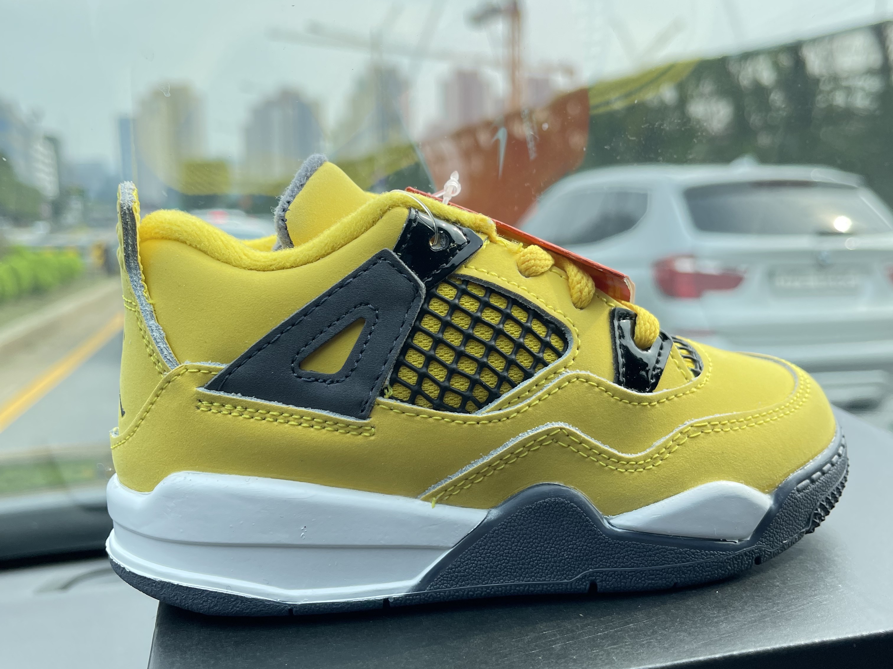 (TD) Jordan 4 Retro Tour Yellow 착용 스타일 - 2
