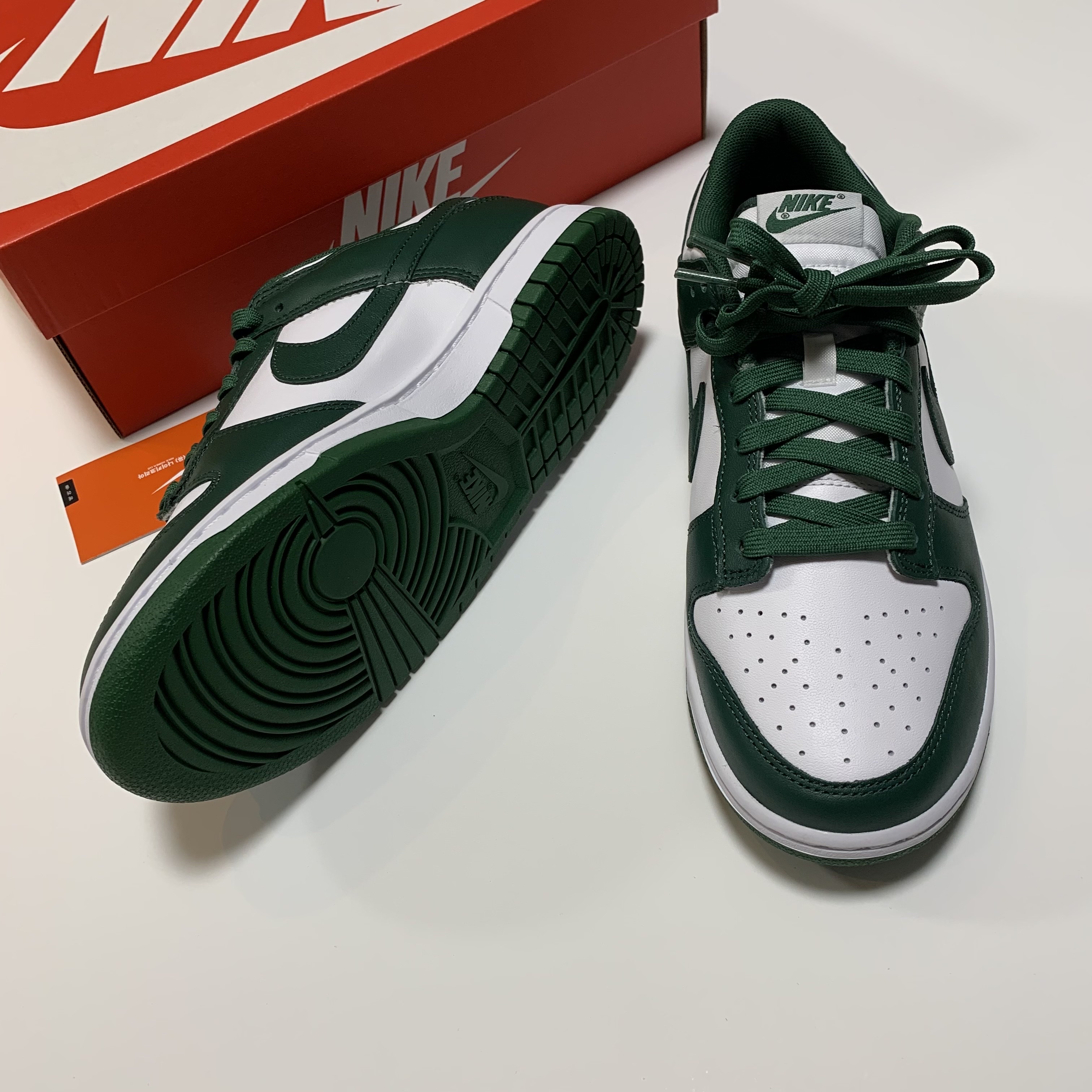 Nike Dunk Low Retro Varsity Green 착용 스타일
