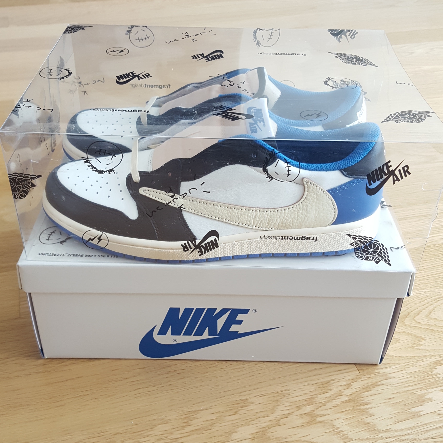 Jordan 1 x Travis Scott x Fragment Retro Low OG SP Military Blue 착용 스타일