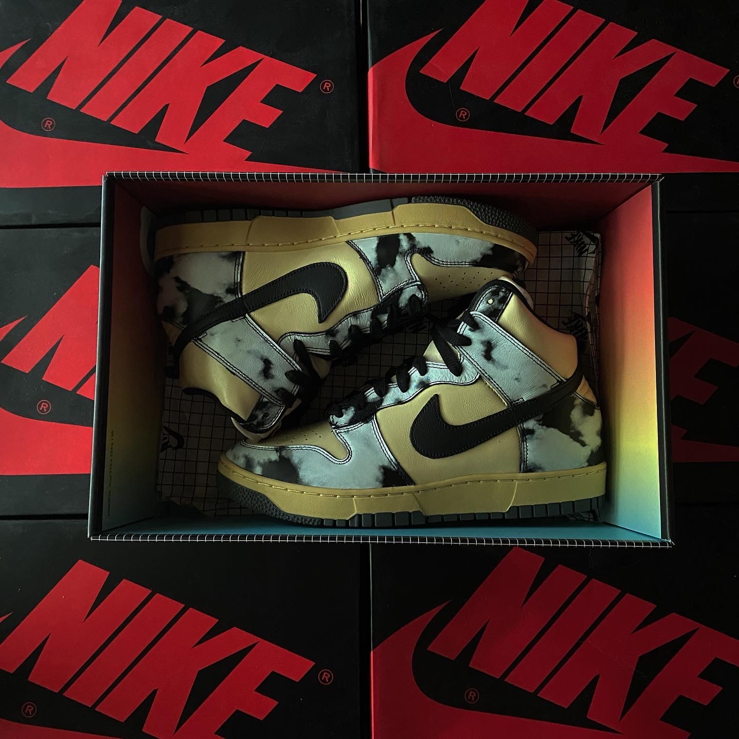 Nike Dunk High 1985 SP Black Acid Wash 착용 스타일 - 2