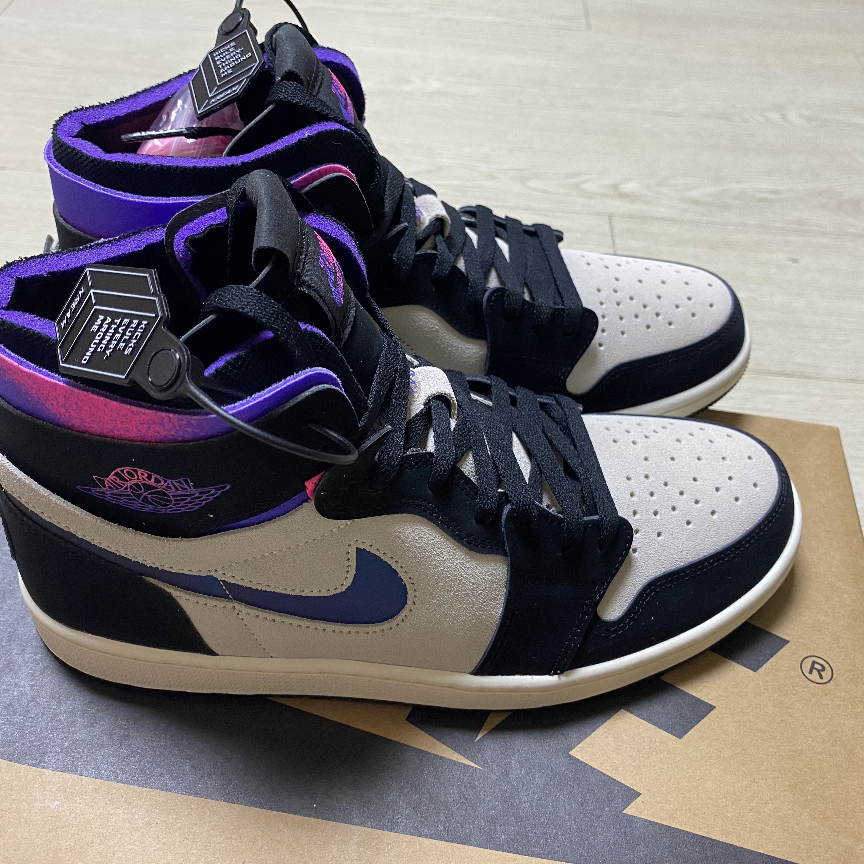 Jordan 1 x Paris Saint-Germain Zoom Air CMFT 착용 스타일 - 2