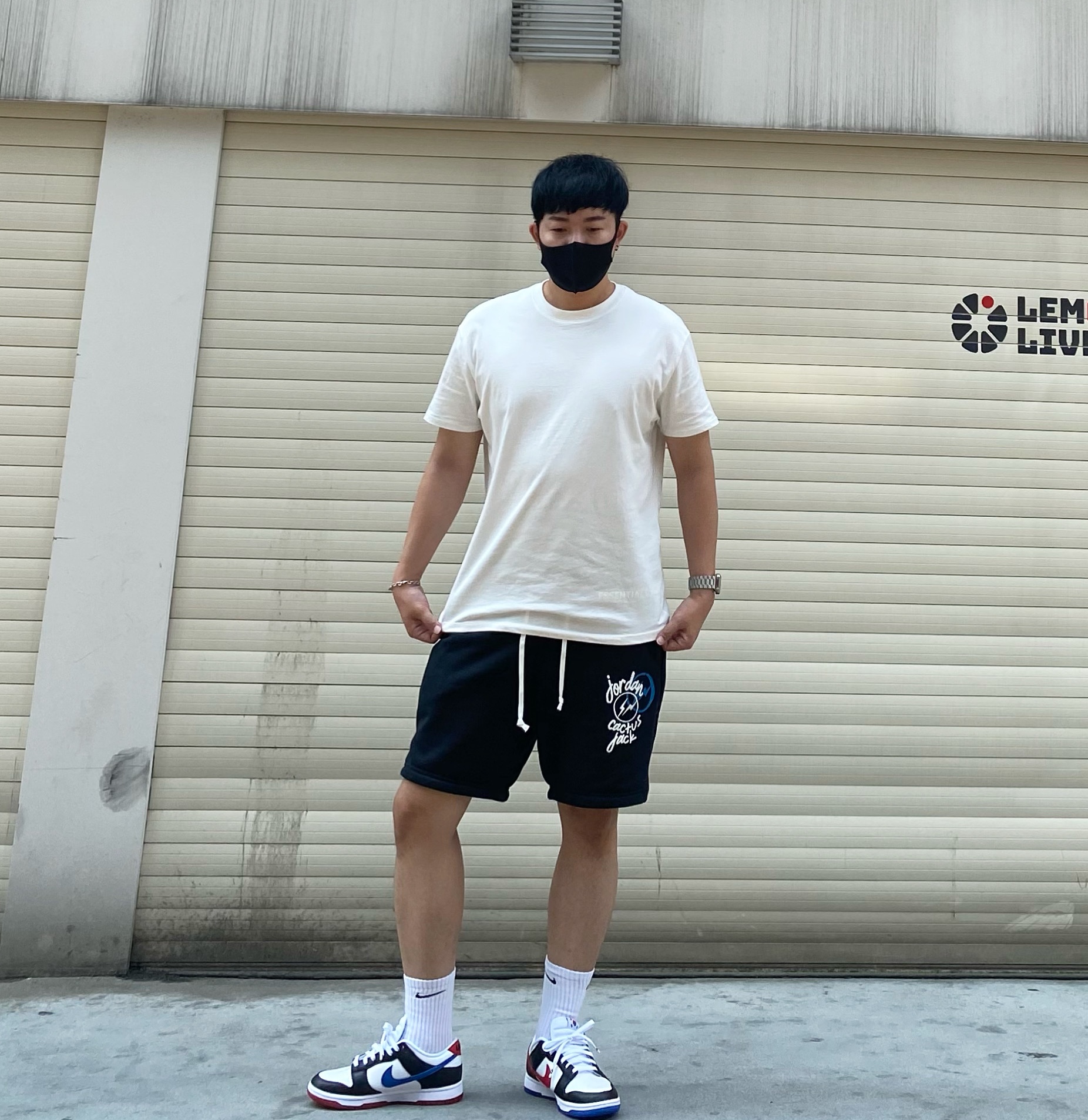 Nike Dunk Low SE Seoul, Jordan x Travis Scott x Fragment Shorts Black (DJ0617-010) 착용 스타일