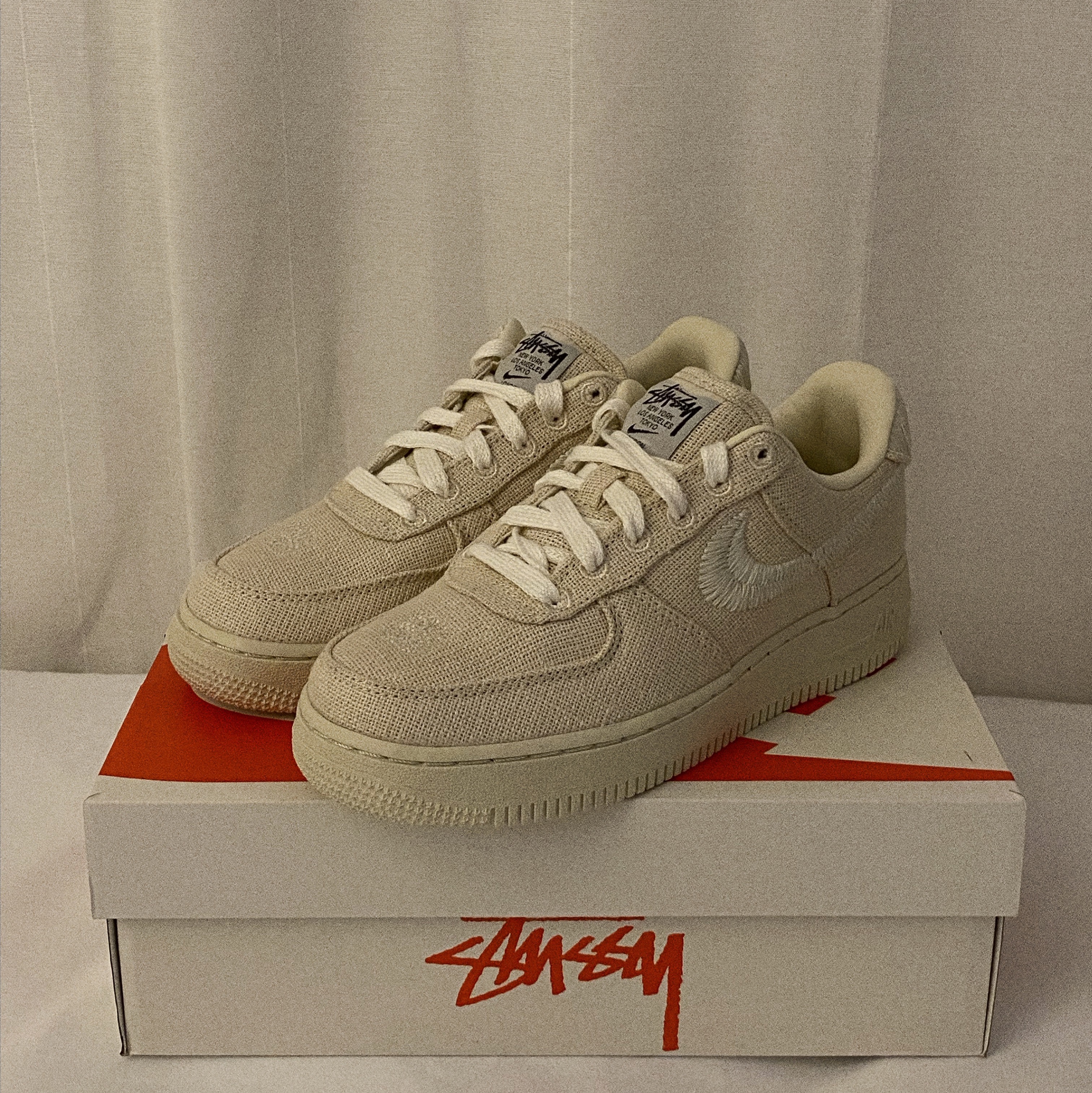 Nike x Stussy Air Force 1 Low Fossil 착용 스타일 - 1