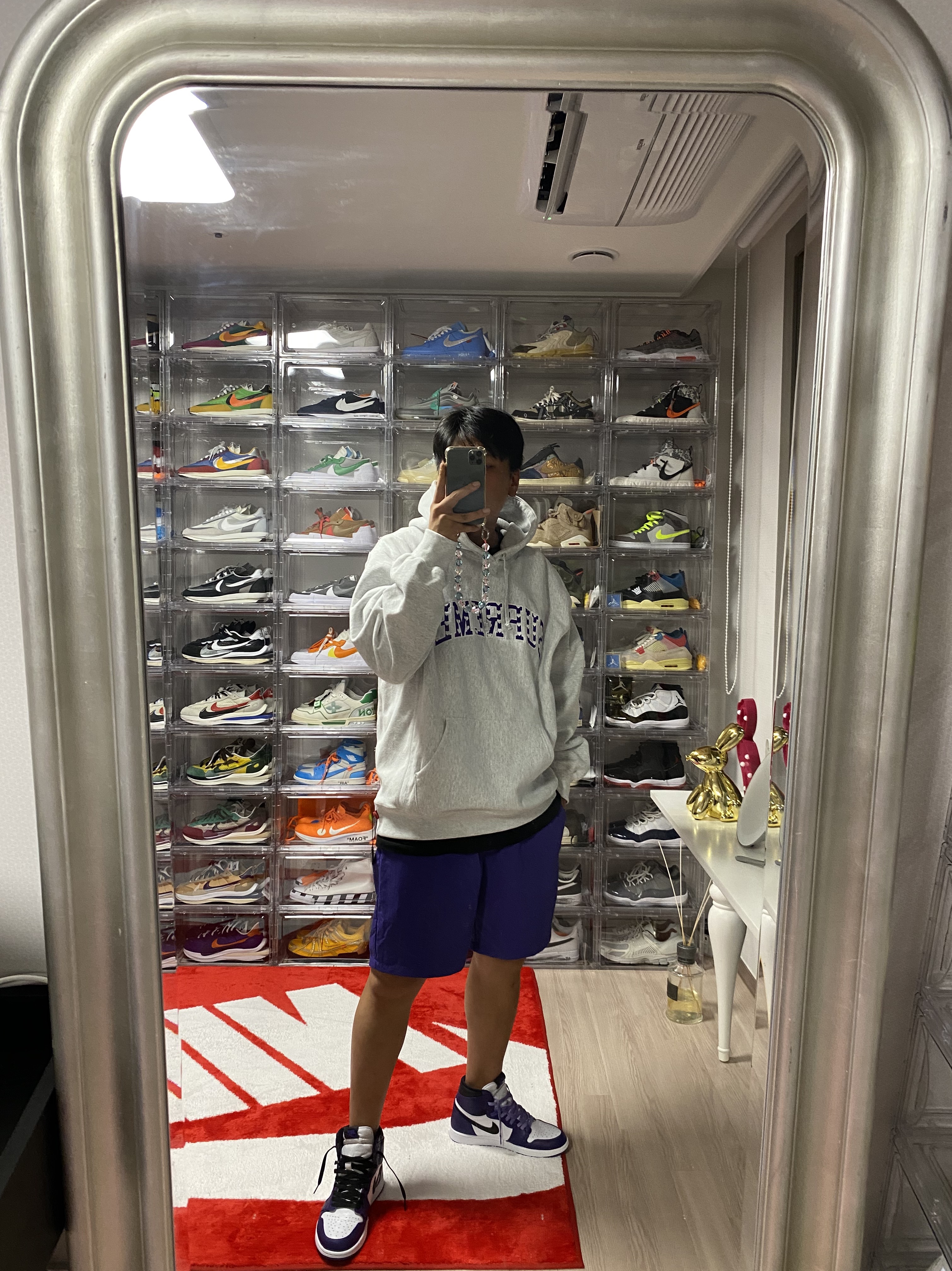 Supreme Hearts Arc Hooded Sweatshirt Ash Grey - 21SS, Jordan 1 Retro High OG Court Purple 2020 착용 스타일 - 1