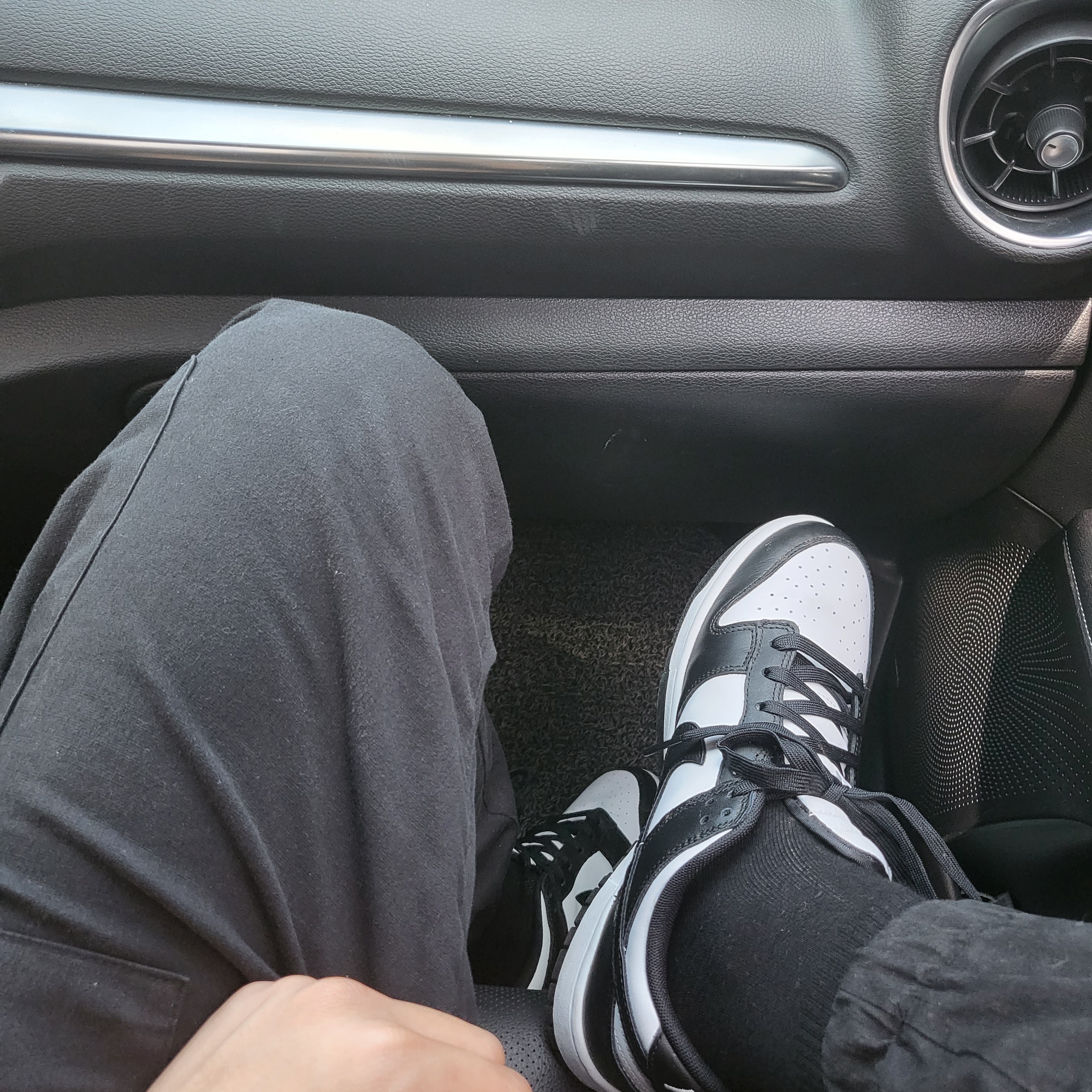 Nike Dunk Low Retro Black 착용 스타일