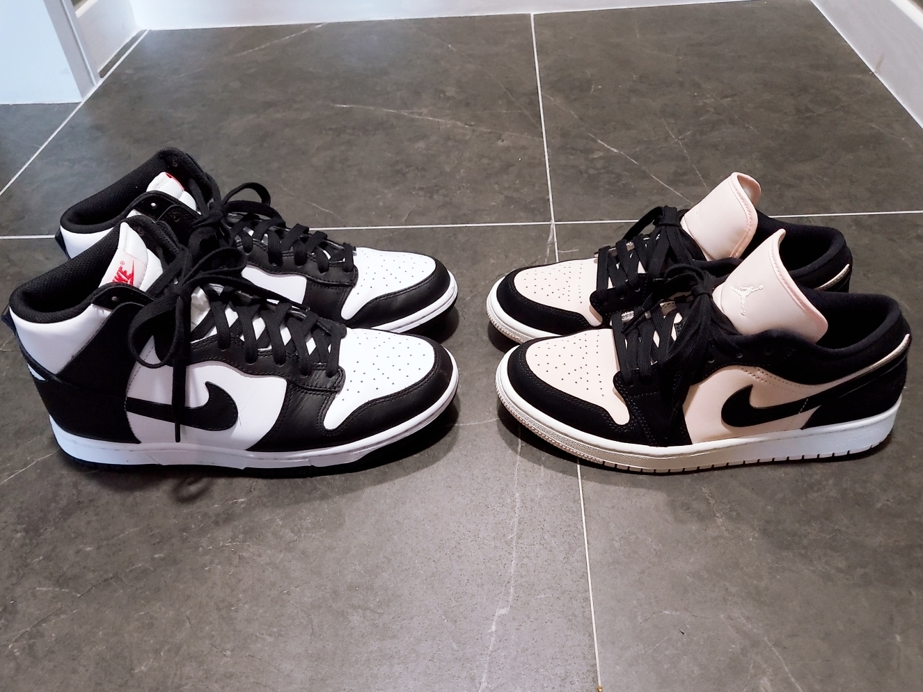 (W) Jordan 1 Low Guava Ice, Nike Dunk High Retro Black and White 착용 스타일