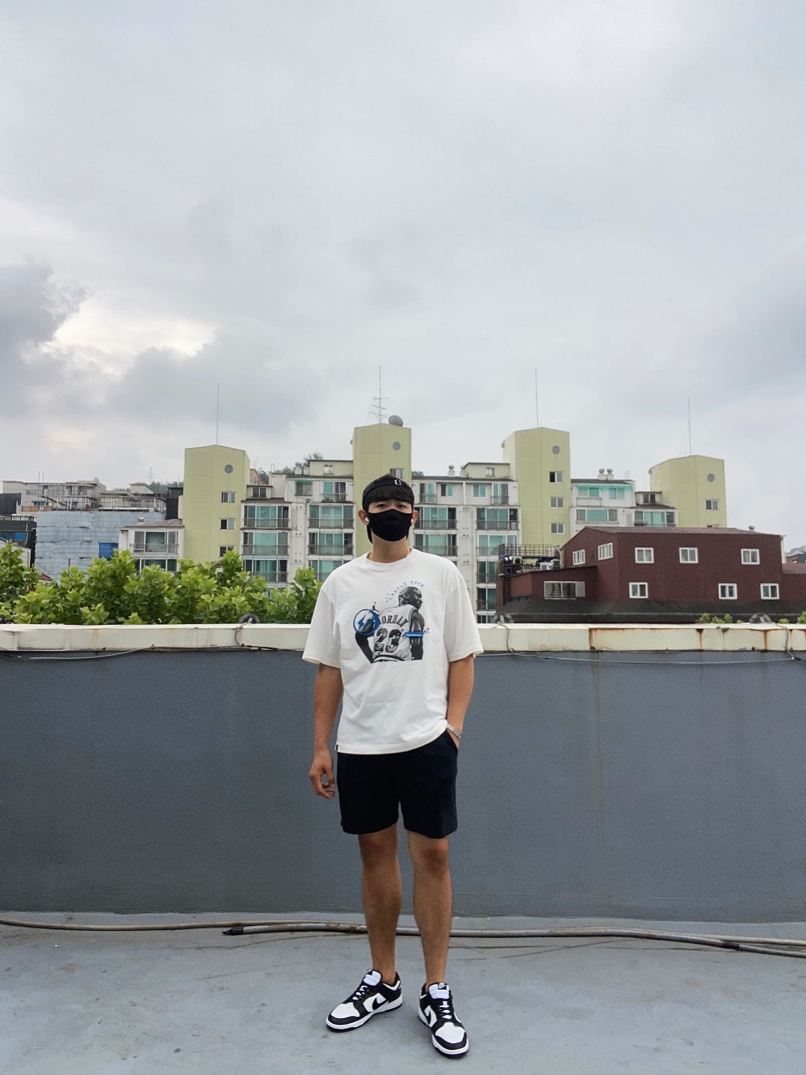 Nike Dunk Low Retro Black, Jordan x Travis Scott x Fragment T-Shirt Sail (DJ0619-133) 착용 스타일 - 2