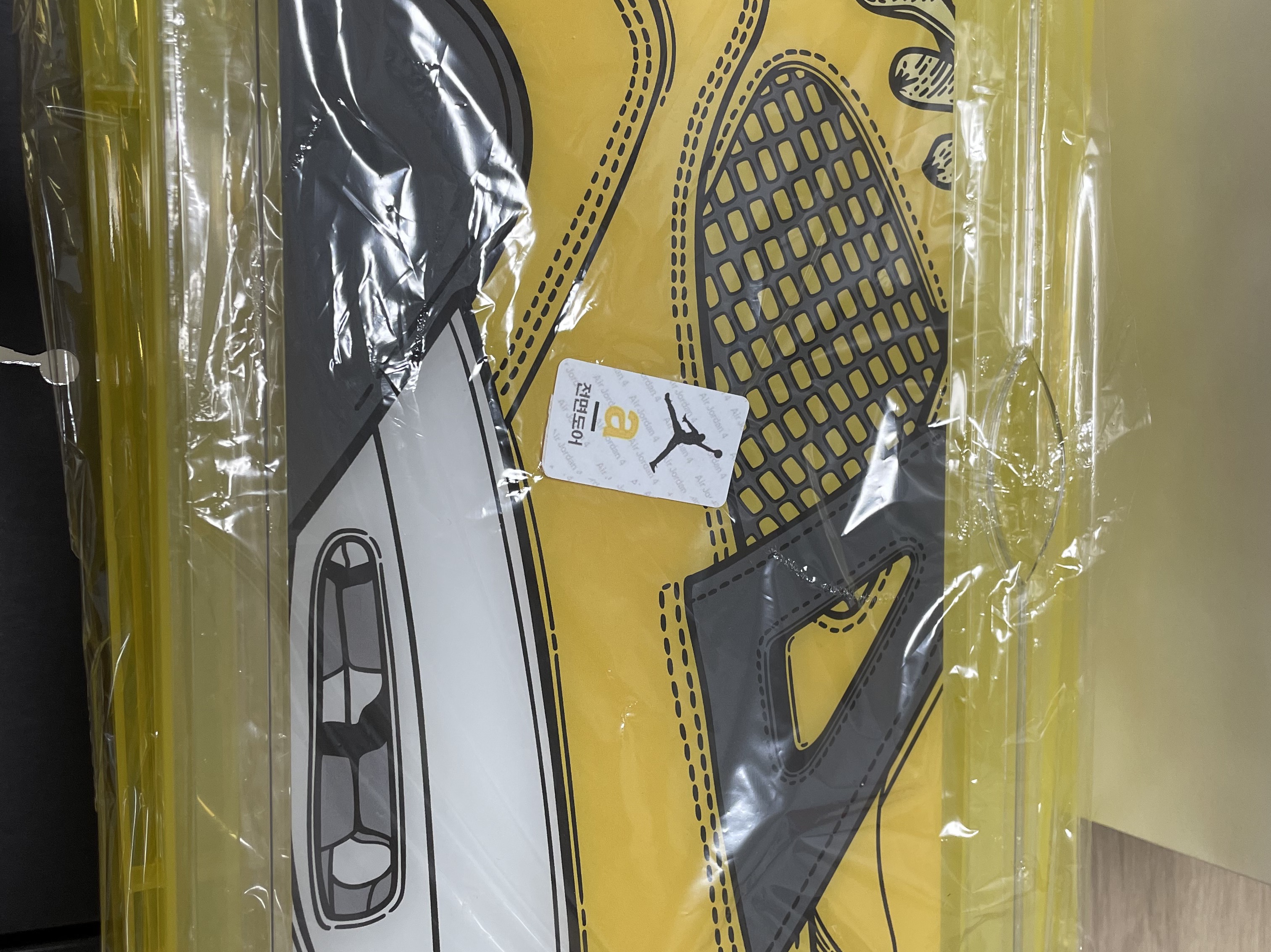 Jordan 4 Retro Tour Yellow (Special Ver.) 착용 스타일 - 5