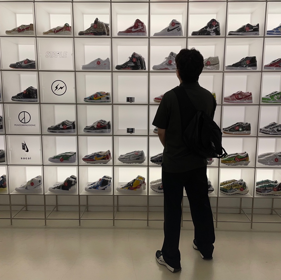 New Balance 327 Black 착용 스타일