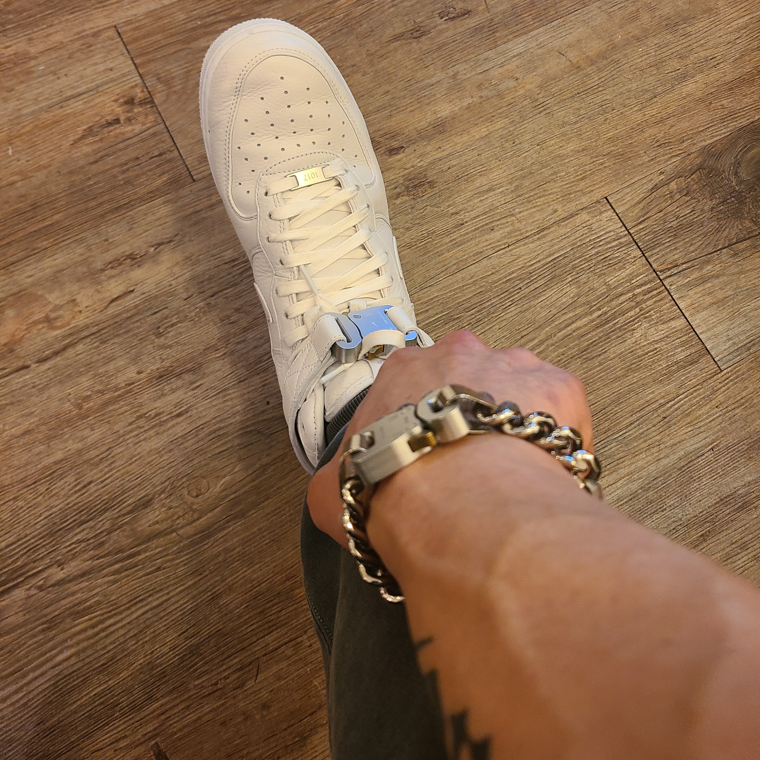 Nike x 1017 Alyx 9SM Air Force 1 High Triple White 2020, IAB Studio Pigment T-Shirt Cyan 착용 스타일 - 4