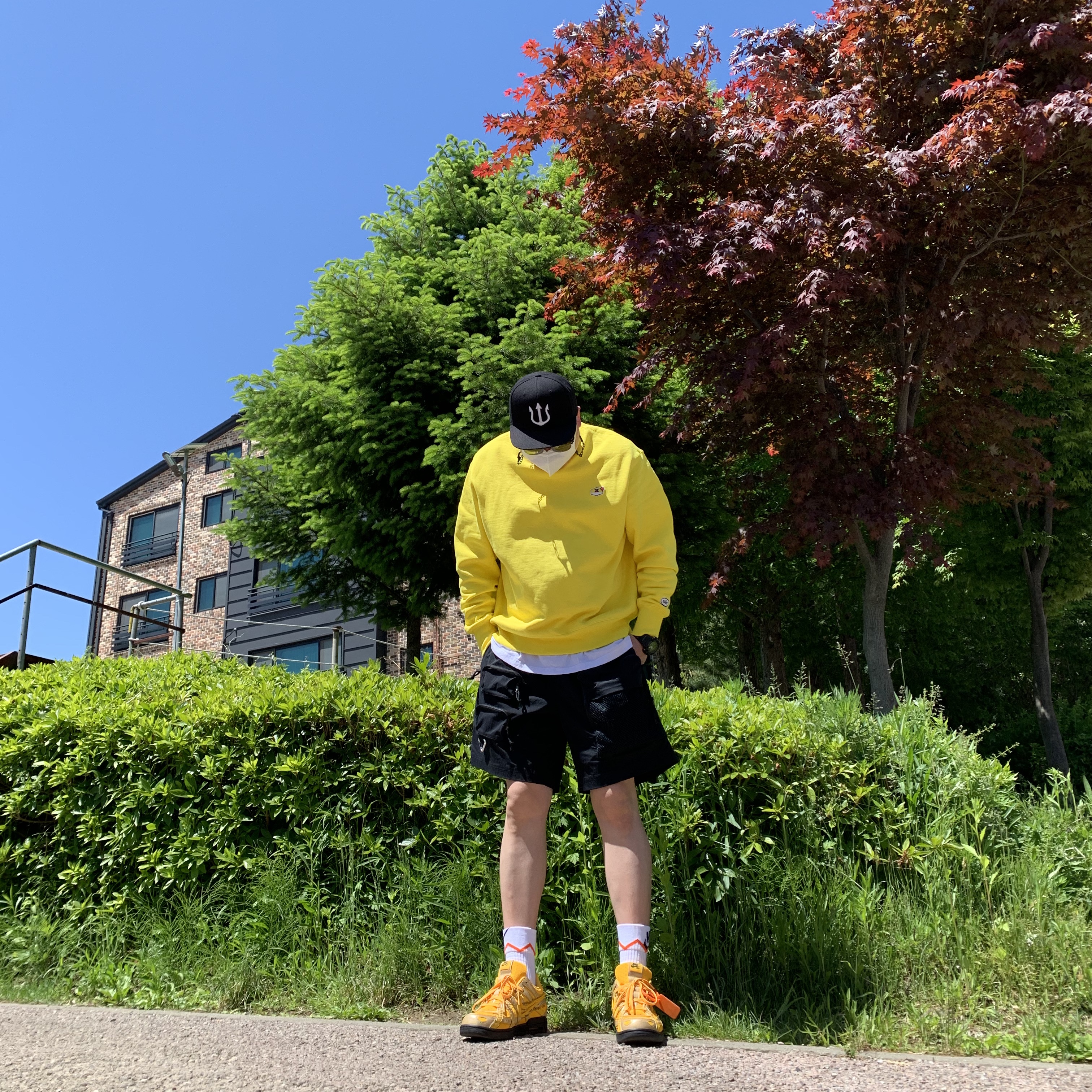Nike x Off-White Air Rubber Dunk University Gold 착용 스타일 - 1