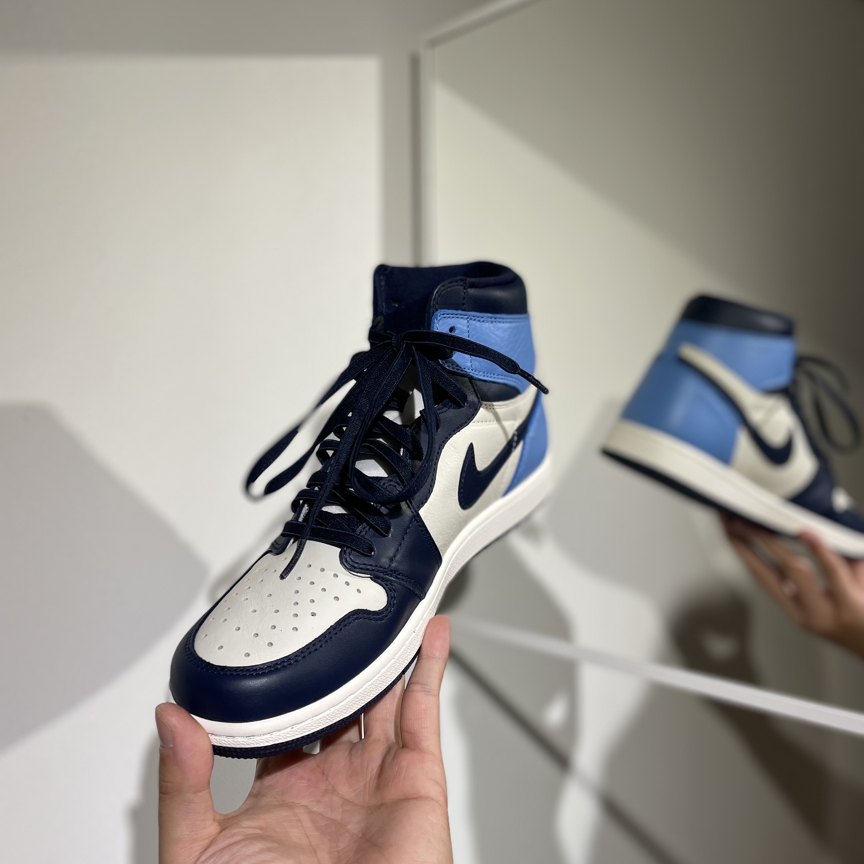 Jordan 1 Retro High Obsidian UNC 착용 스타일 - 2