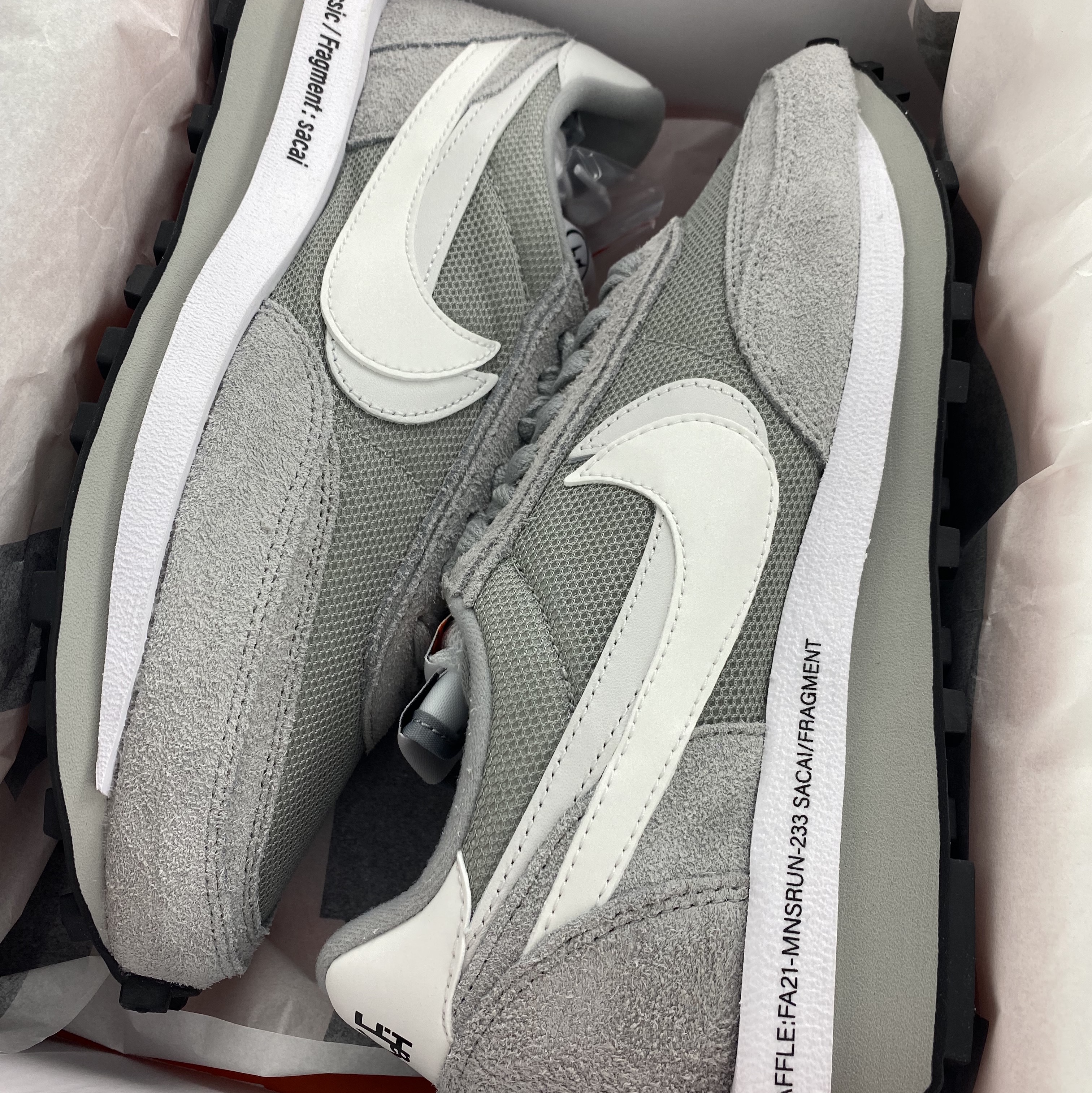 Nike x Sacai x Fragment LDWaffle Light Smoke Grey 착용 스타일