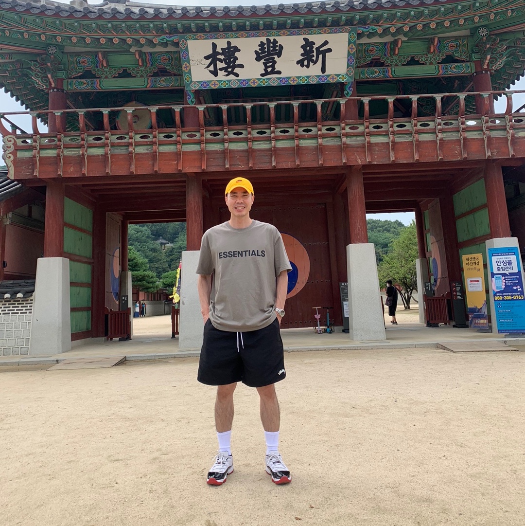 Stussy Stock Water Shorts Black, Essentials T-Shirt Taupe - 21SS 착용 스타일