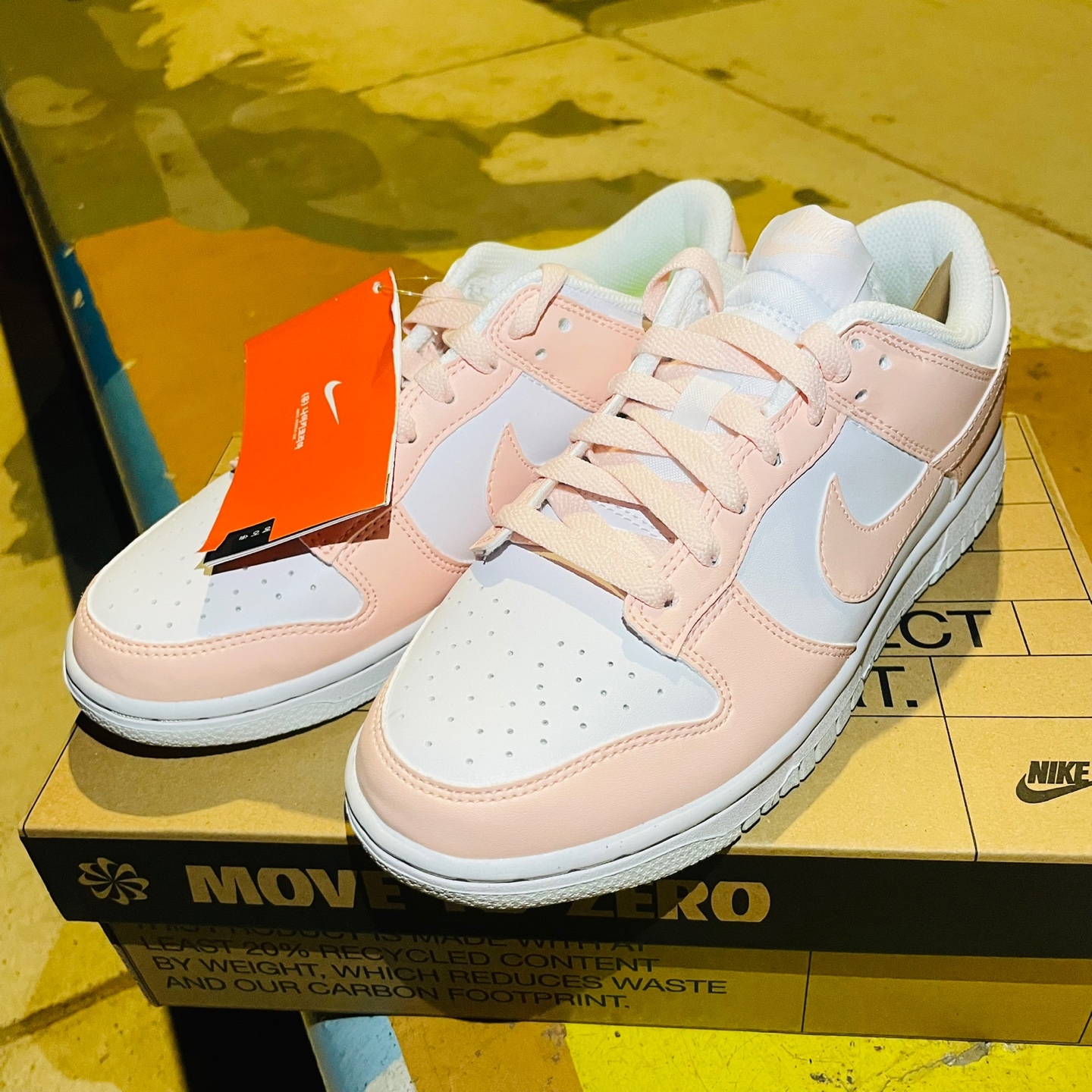 (W) Nike Dunk Low Next Nature Pale Coral 착용 스타일 - 3