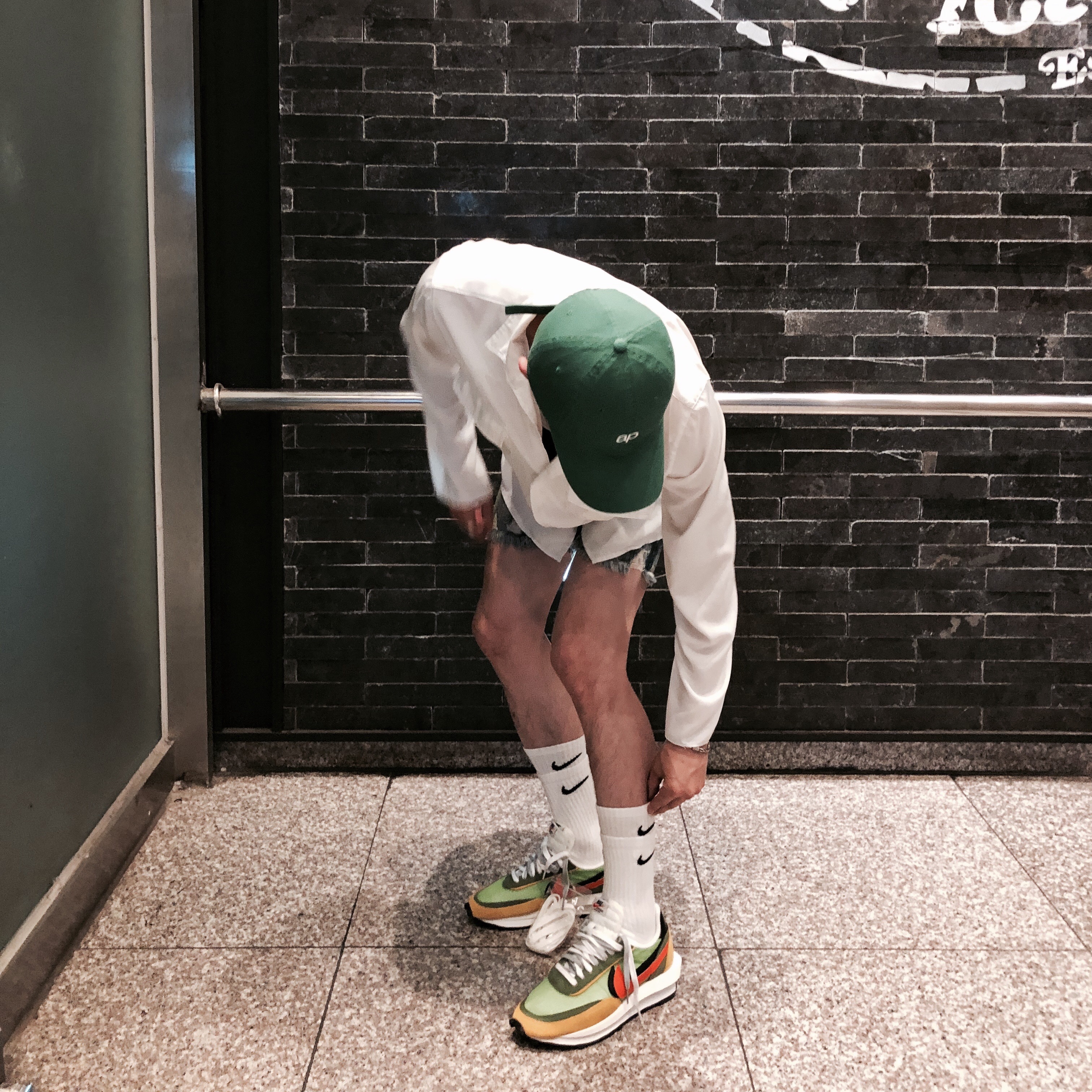 Nike x Sacai LDWaffle Green Multi 착용 스타일