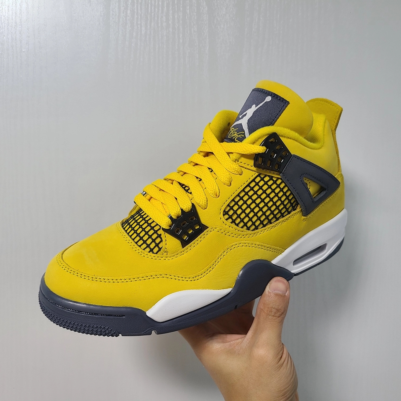 Jordan 4 Retro Tour Yellow 착용 스타일 - 1