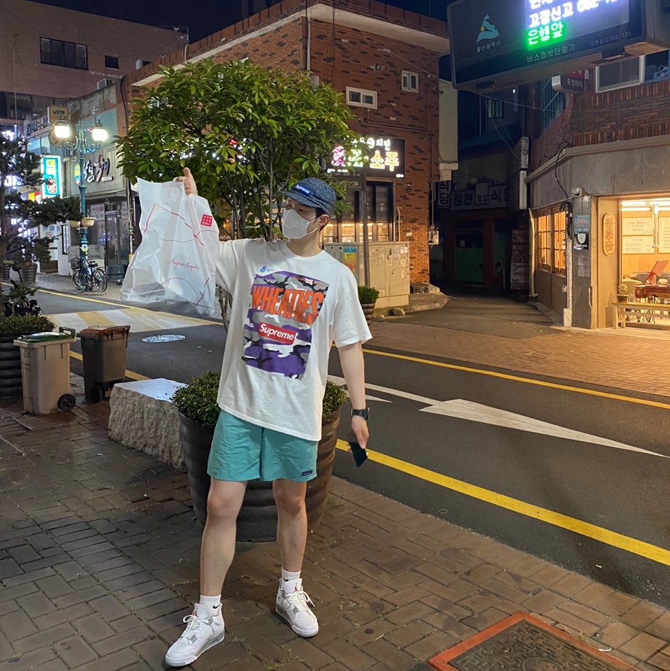 Jordan 4 Retro Tech White 착용 스타일