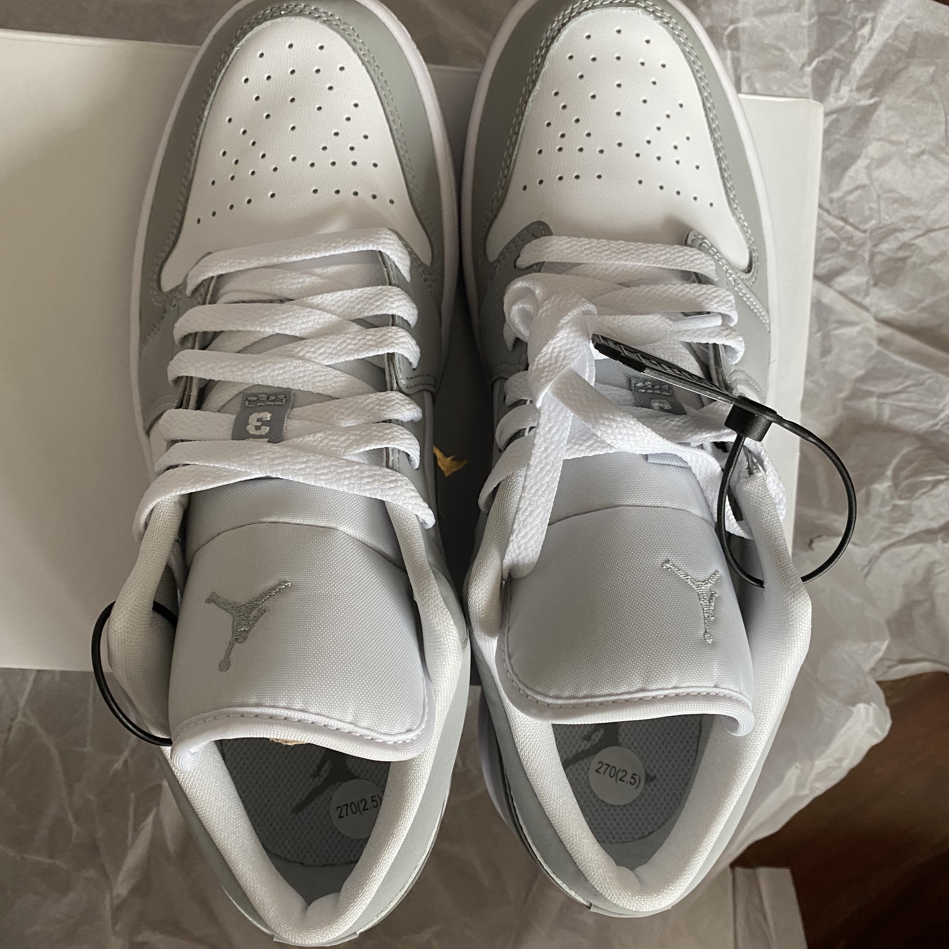 (W) Jordan 1 Low White Wolf Grey 착용 스타일 - 2