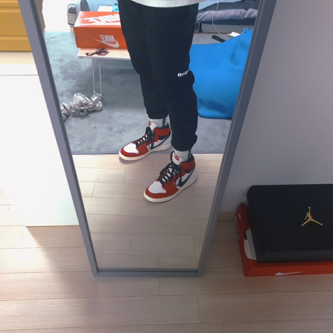 Jordan 1 KO Chicago 2021 착용 스타일 - 3