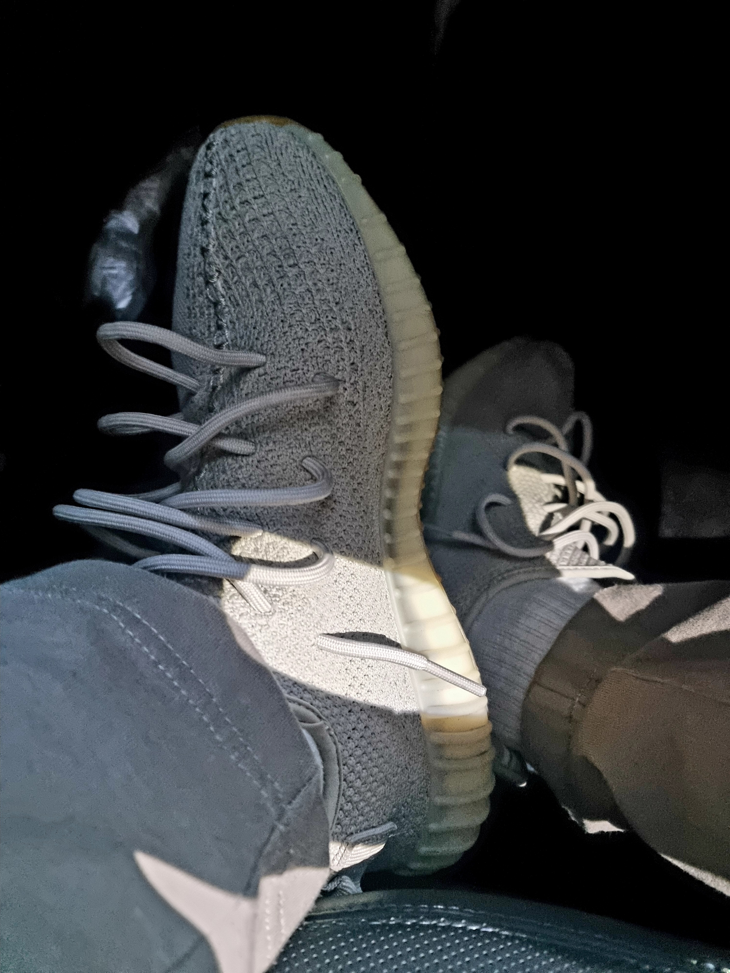 Adidas Yeezy Boost 350 V2 Sesame 2018 착용 스타일 - 1