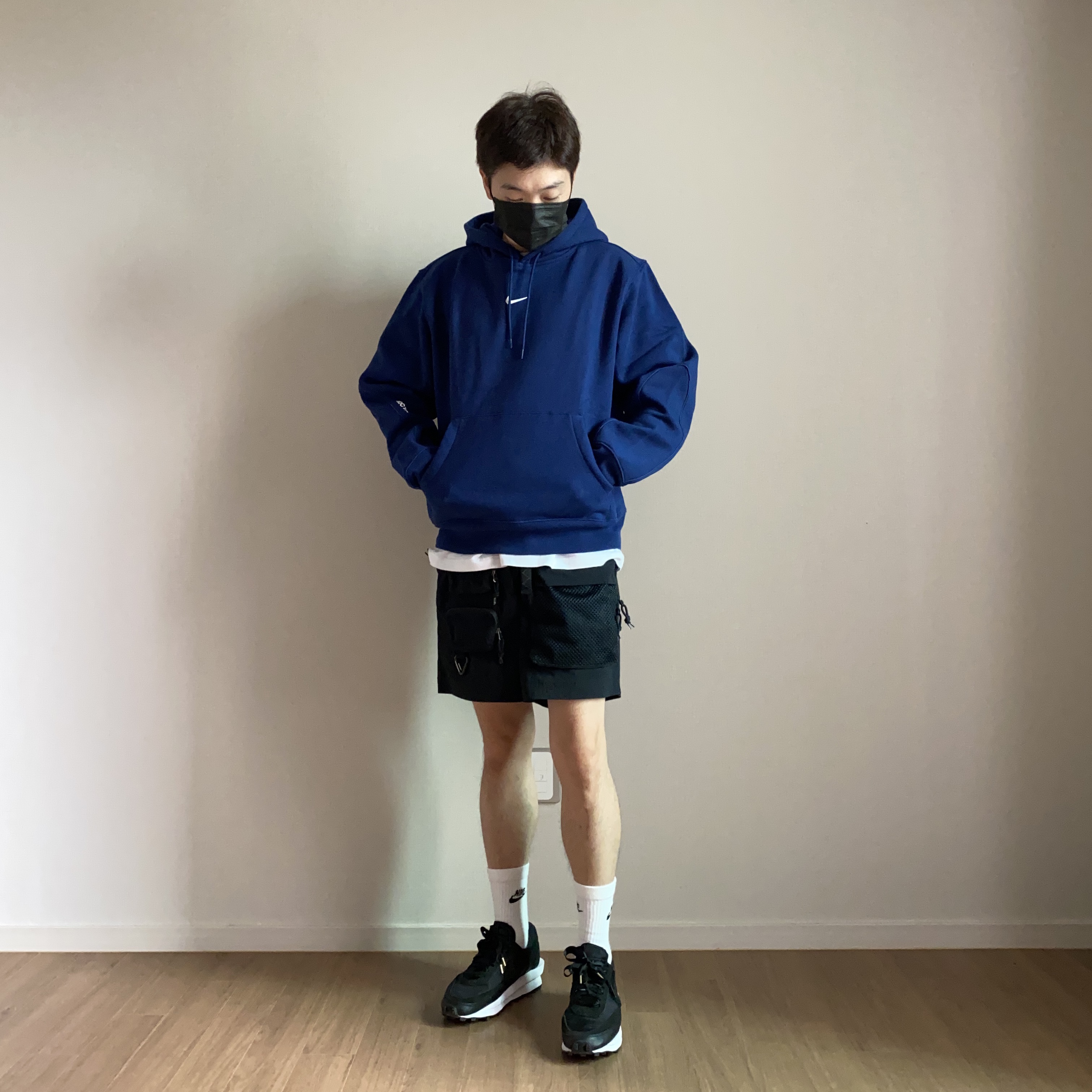 Nike x Drake Nocta Cardinal Stock Essential Hoodie Navy - Asia, Nike x Sacai LDWaffle Black Nylon 착용 스타일
