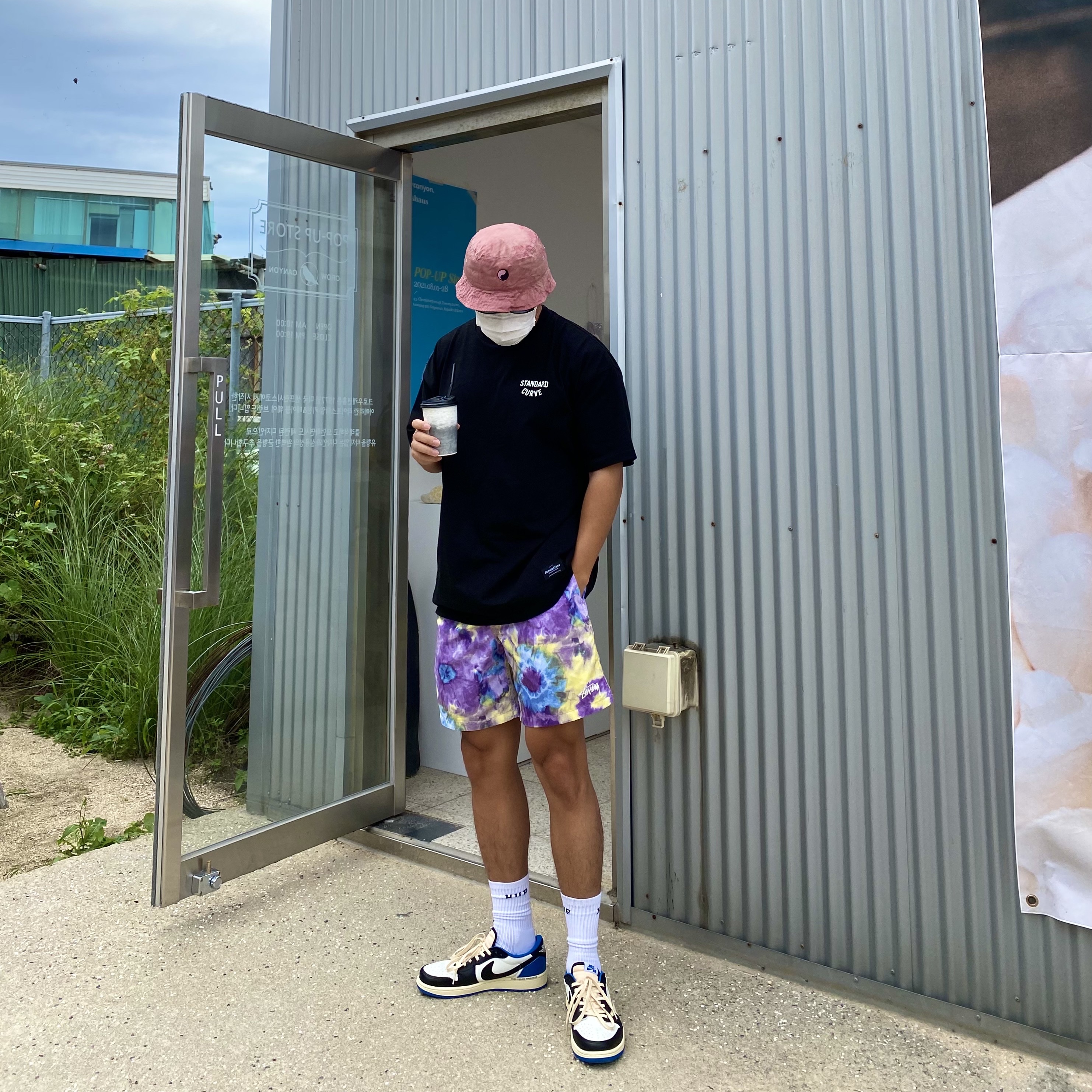 Stussy x Our Legacy Recycled Twill Bucket Pink, Jordan 1 x Travis Scott x Fragment Retro Low OG SP Military Blue 착용 스타일 - 2