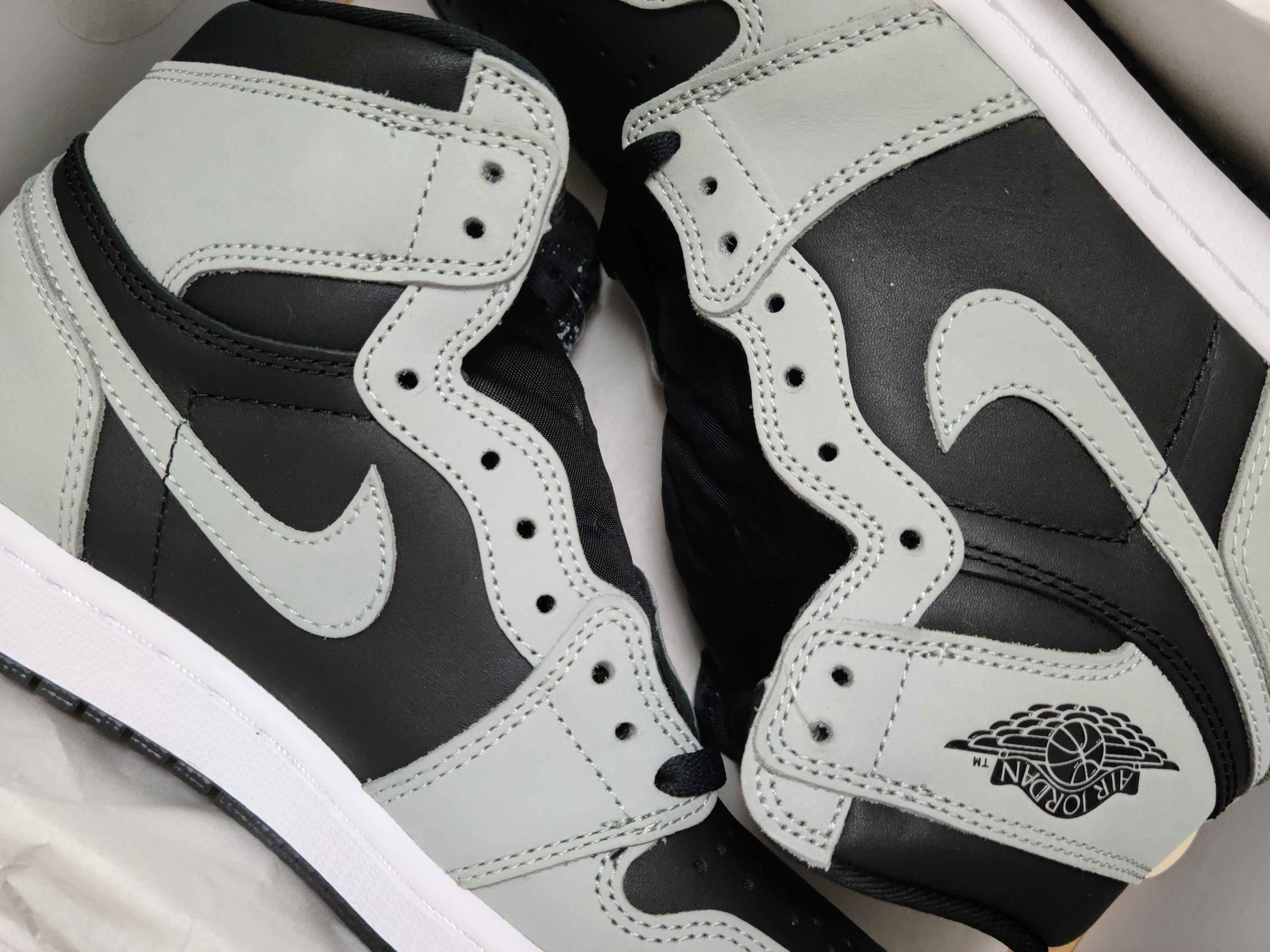 Jordan 1 Retro High OG Shadow 2.0 착용 스타일 - 1