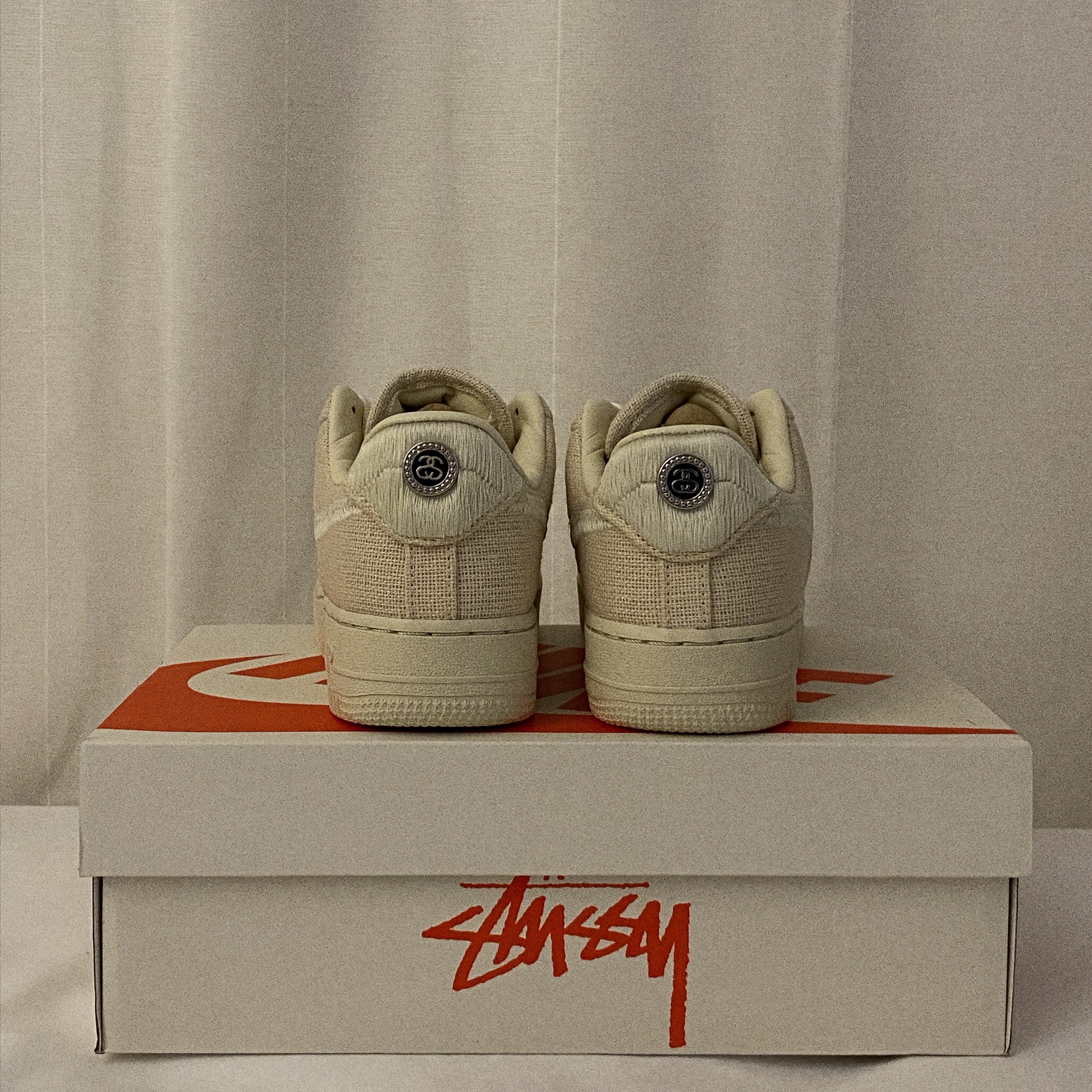 Nike x Stussy Air Force 1 Low Fossil 착용 스타일 - 3