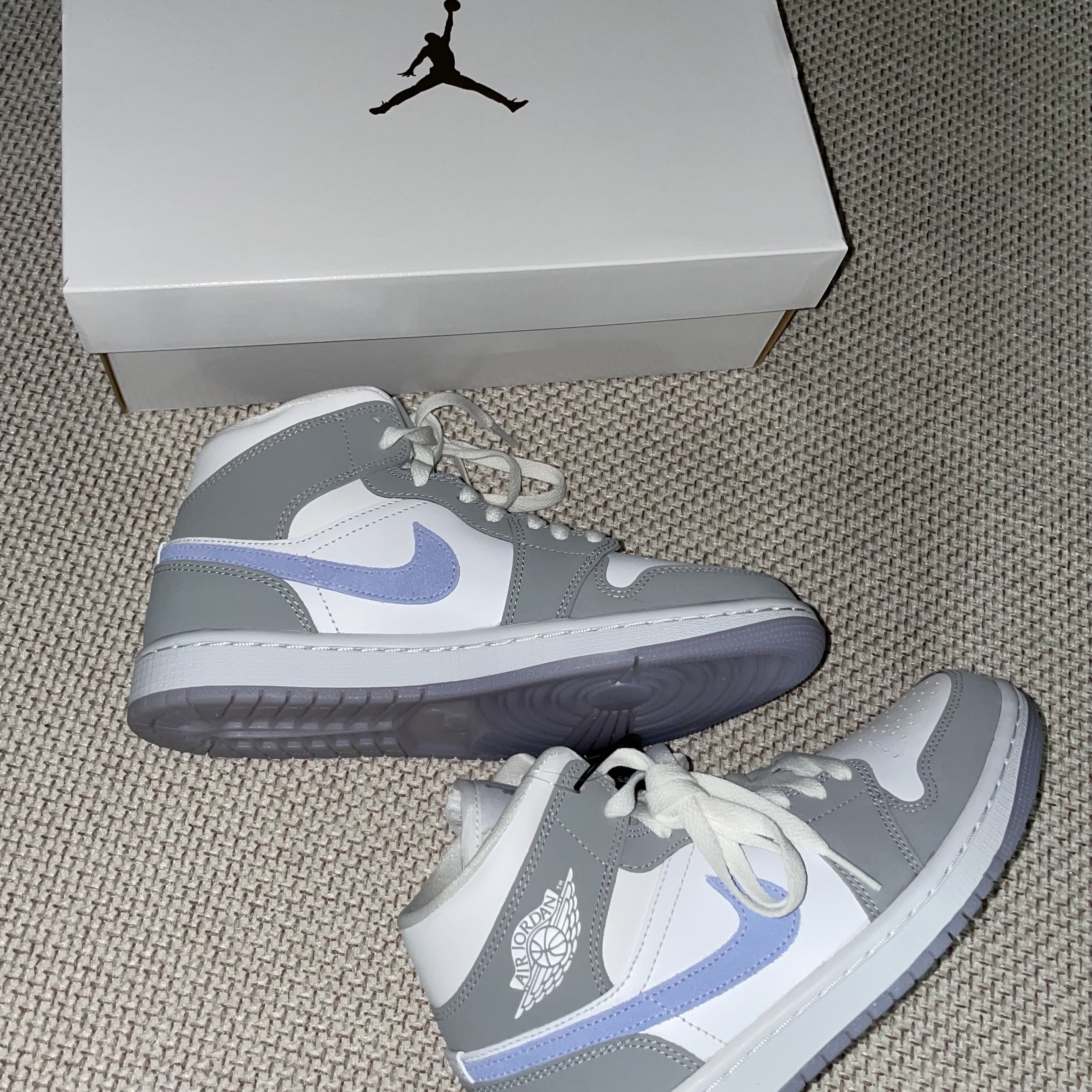 (W) Jordan 1 Mid Wolf Grey 착용 스타일 - 2