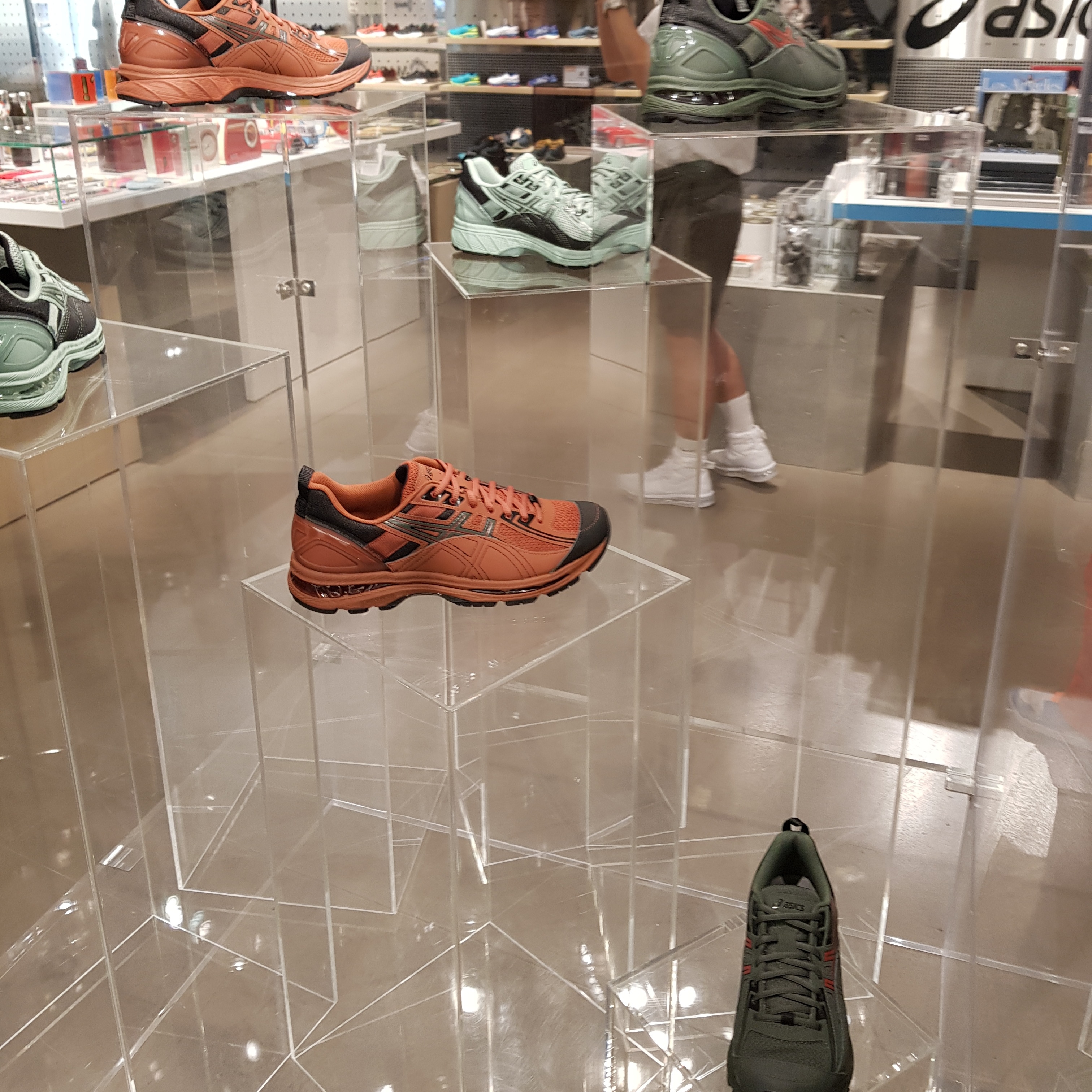 Asics x Kiko Kostadinov Gel-Burz 2 Forest 착용 스타일 - 2