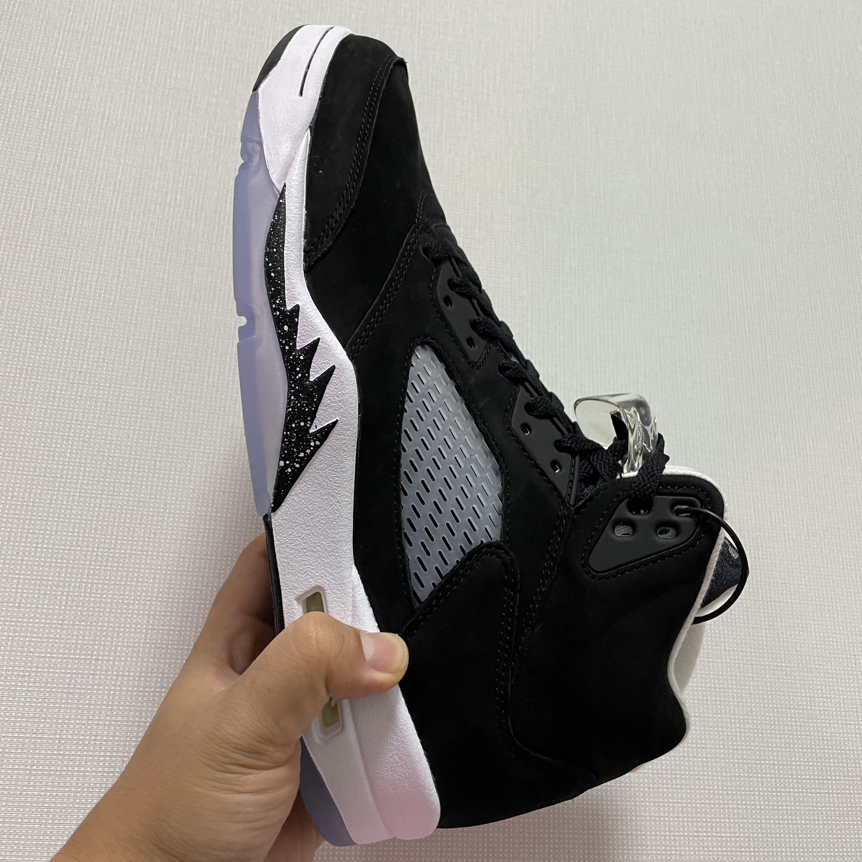 Jordan 5 Retro Moonlight 착용 스타일