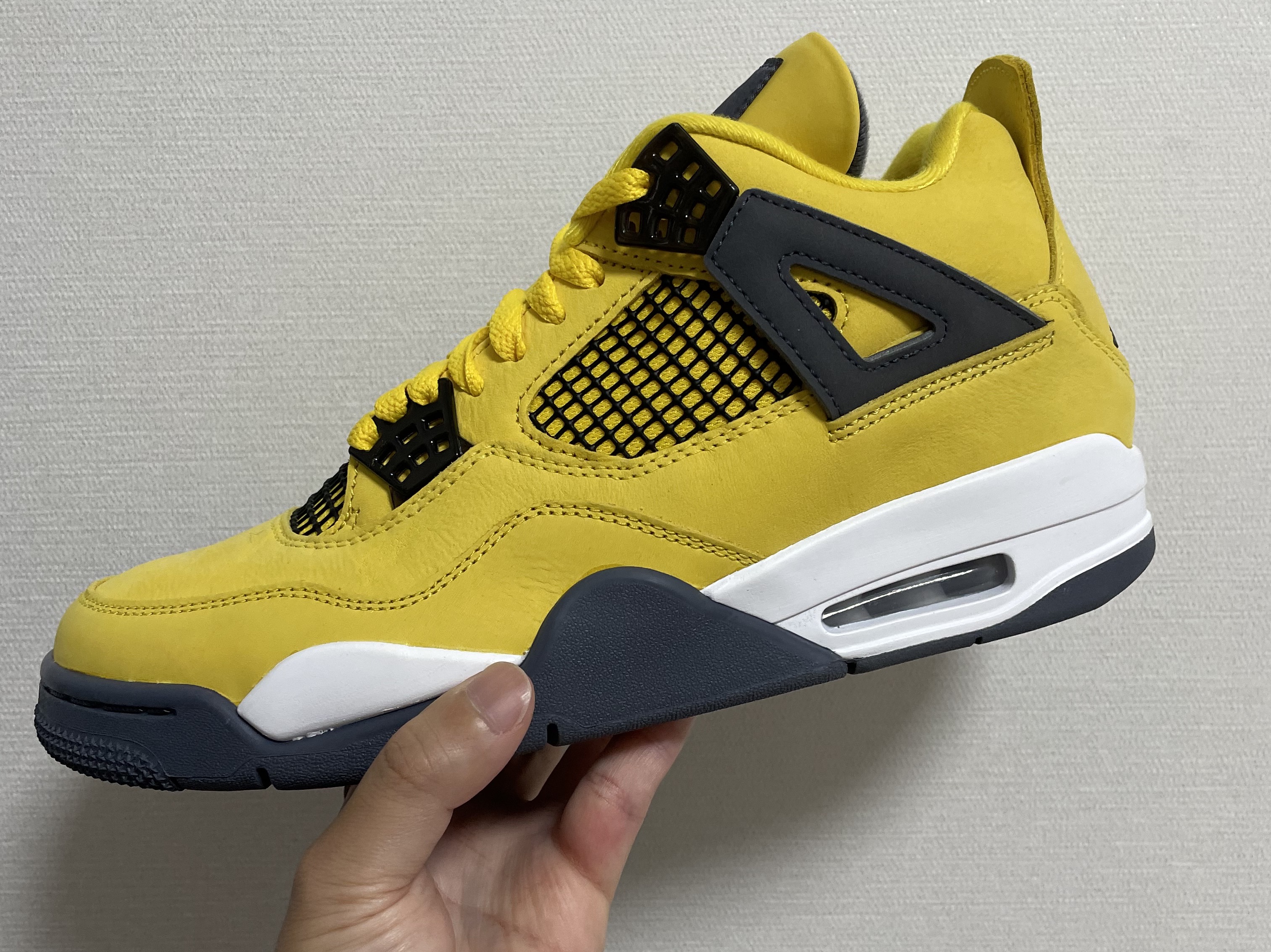 Jordan 4 Retro Tour Yellow (Special Ver.) 착용 스타일 - 2