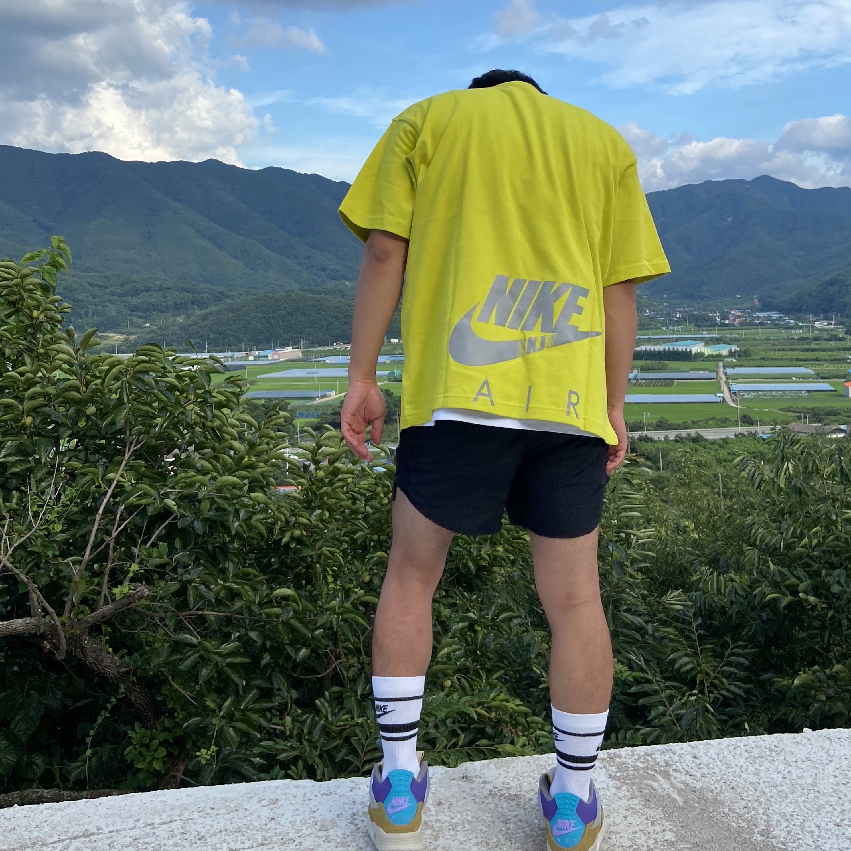 Jordan 4 x Union Retro SP Desert Moss, Nike x Kim Jones Oversized T-Shirt High Voltage - US/EU 착용 스타일