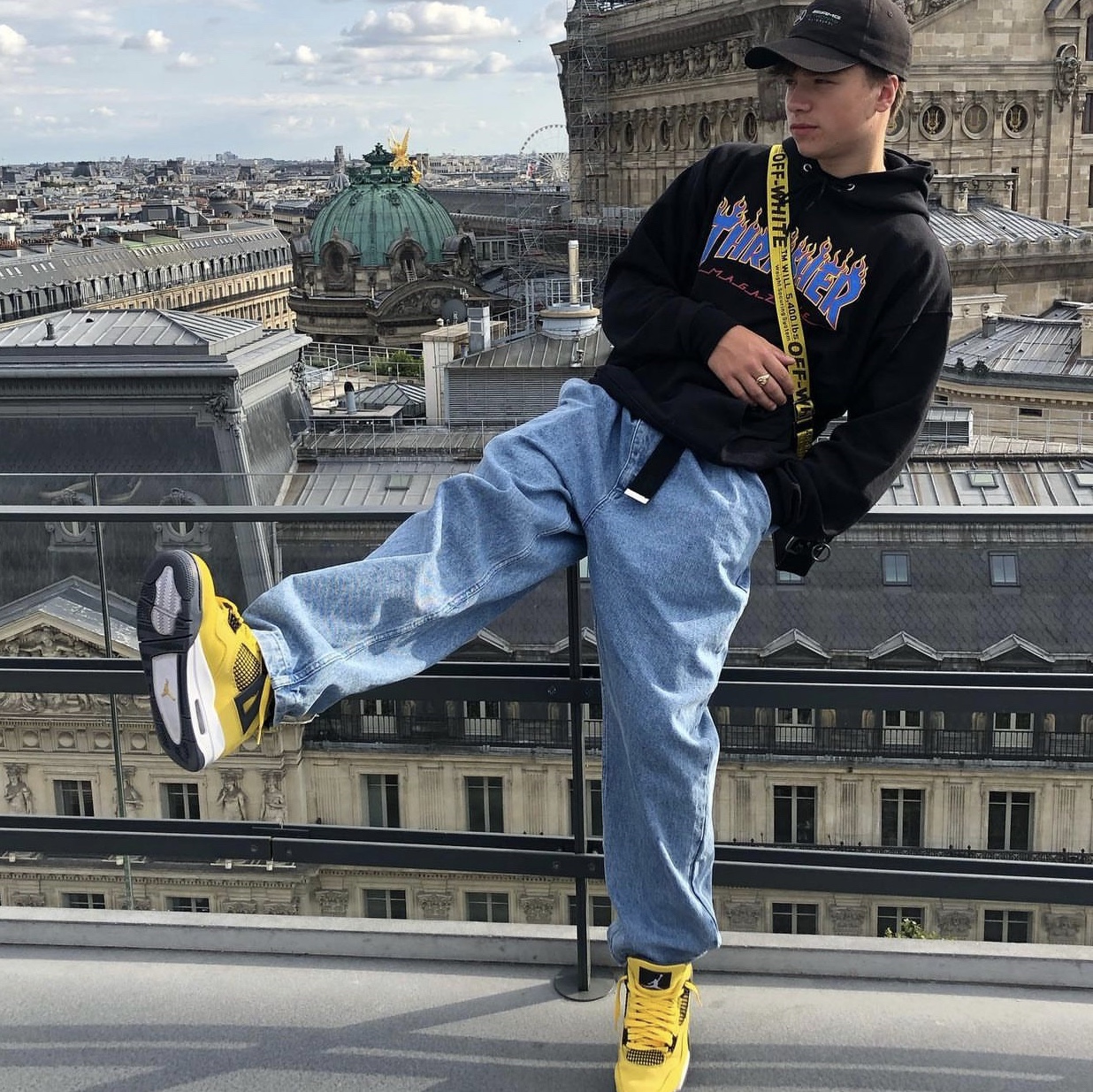 Jordan 4 Retro Tour Yellow 착용 스타일 - 4