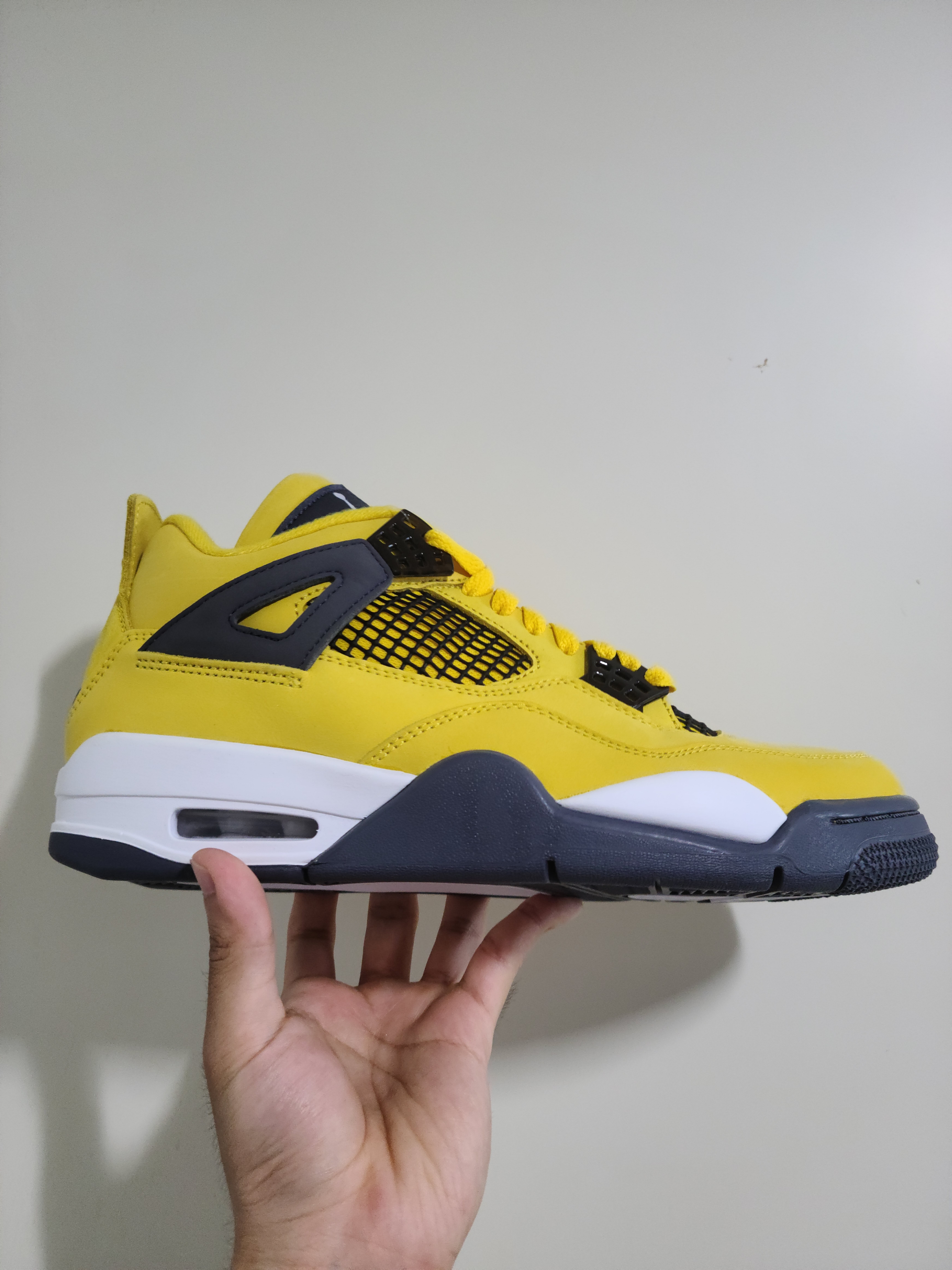 Jordan 4 Retro Tour Yellow 착용 스타일 - 2