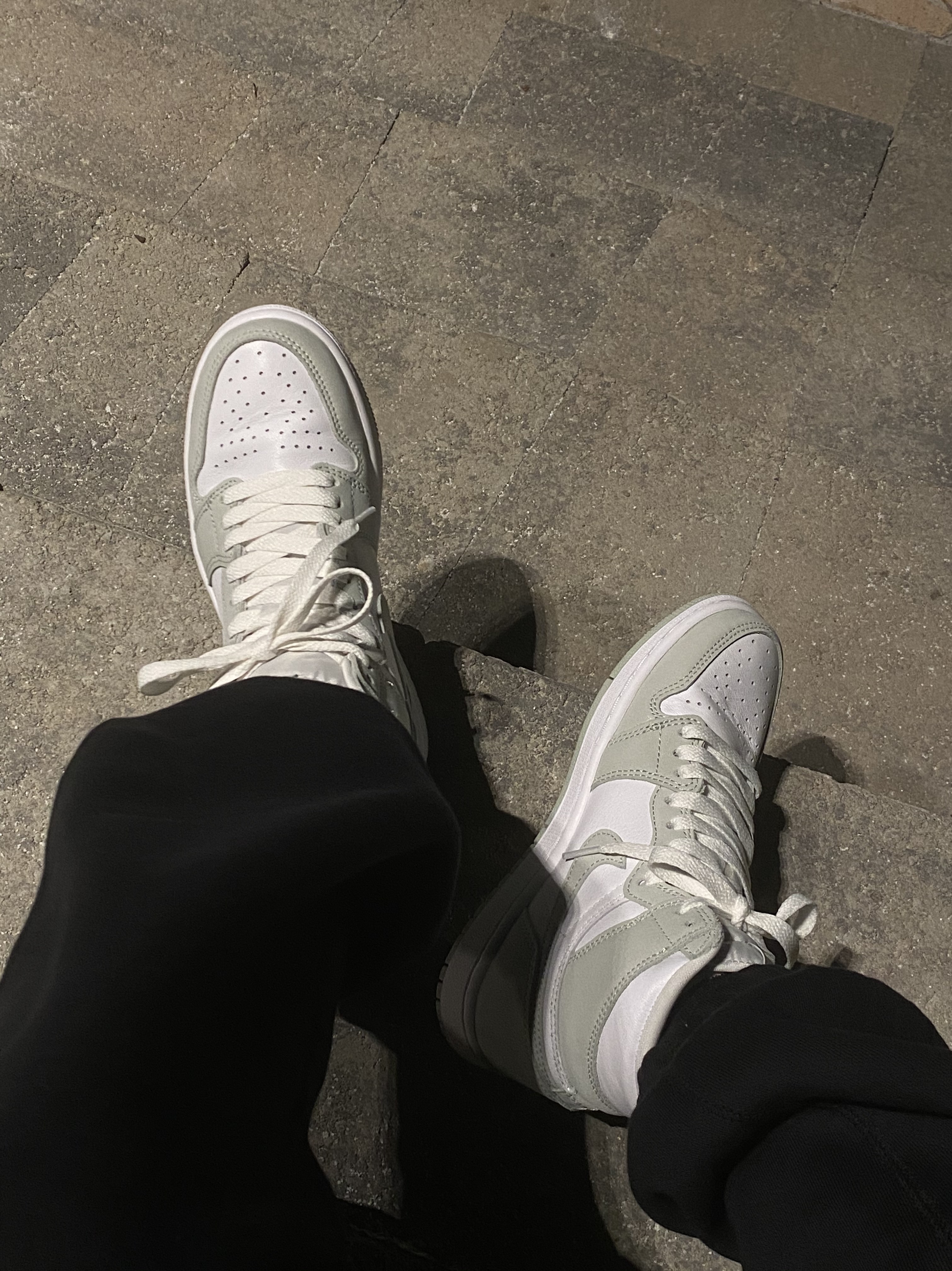 (W) Jordan 1 Retro High OG Seafoam, Nike x Stussy Cuff Beanie Black 착용 스타일 - 3