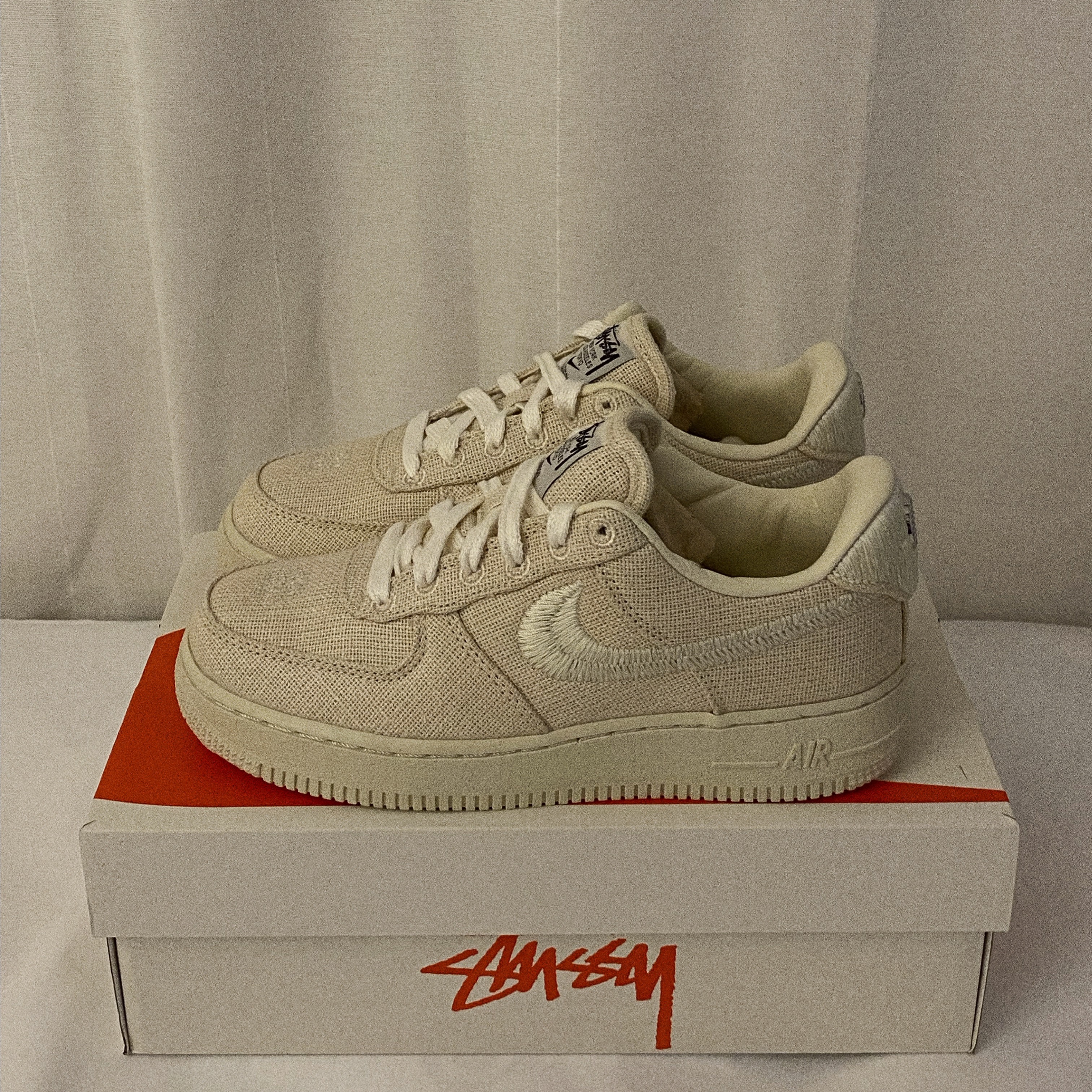 Nike x Stussy Air Force 1 Low Fossil 착용 스타일 - 2