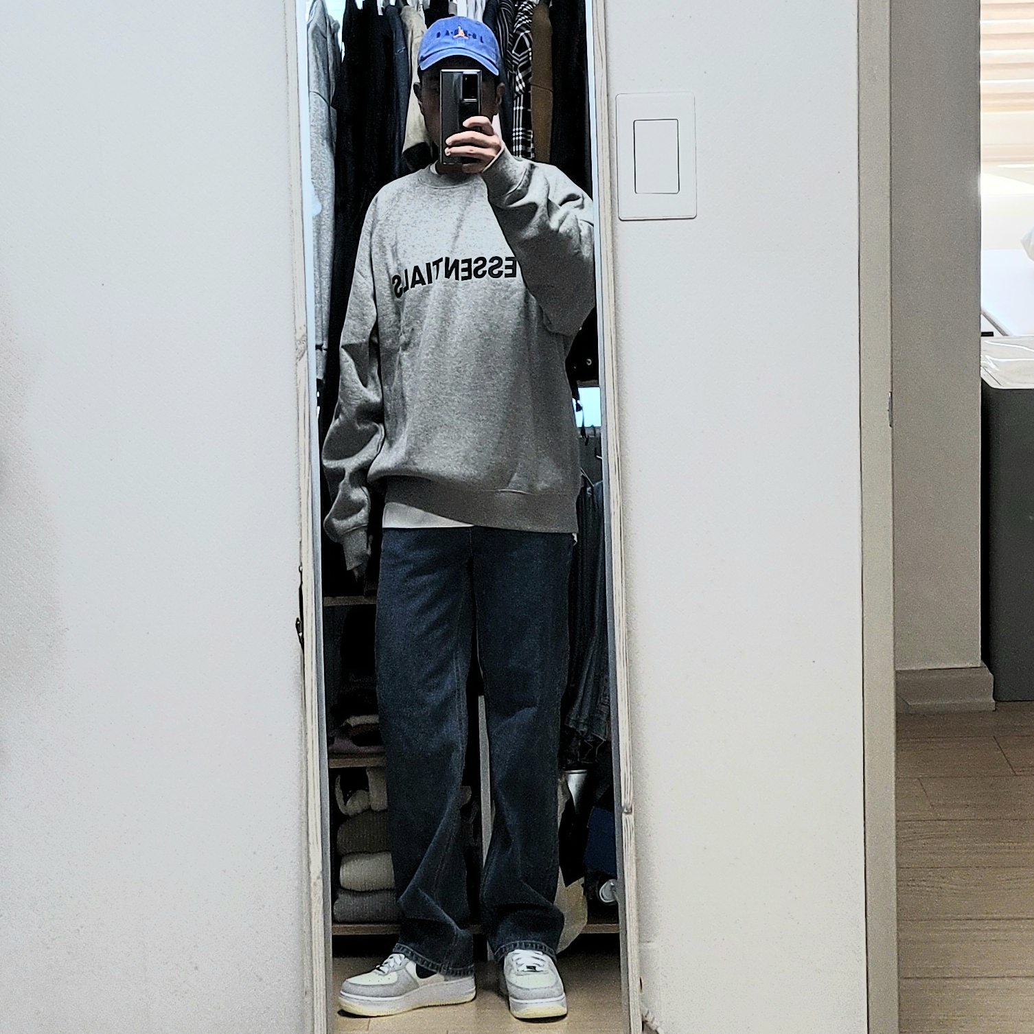 Nike x Undefeated Air Force 1 Low SP 5 On It, Essentials 3D Silicon Applique Crewneck Heather Oatmeal/Dark Heather Oatmeal - 20FW 착용 스타일