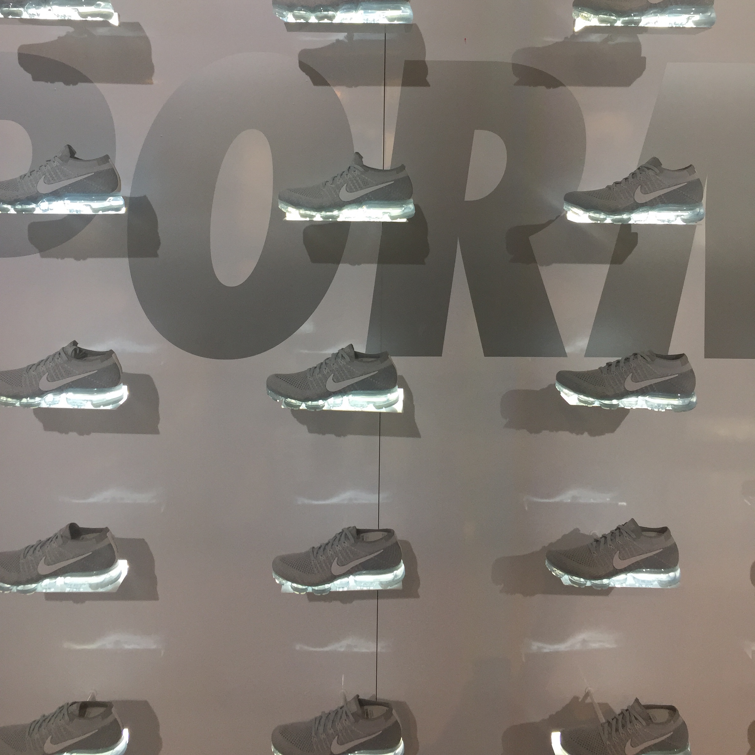 Nike Air VaporMax Pure Platinum 착용 스타일 - 2