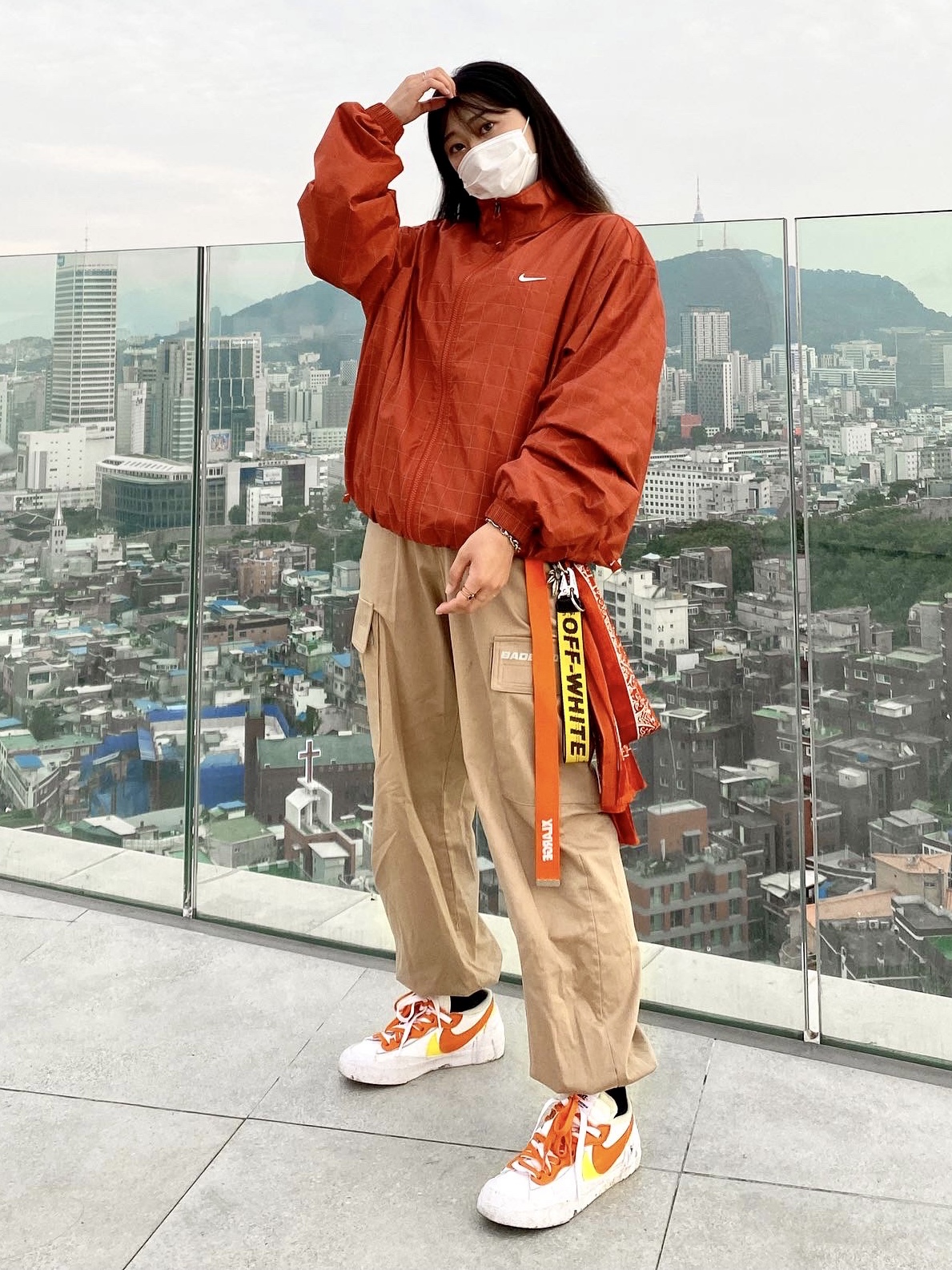 Nike x Sacai Blazer Low Magma Orange 착용 스타일 - 1