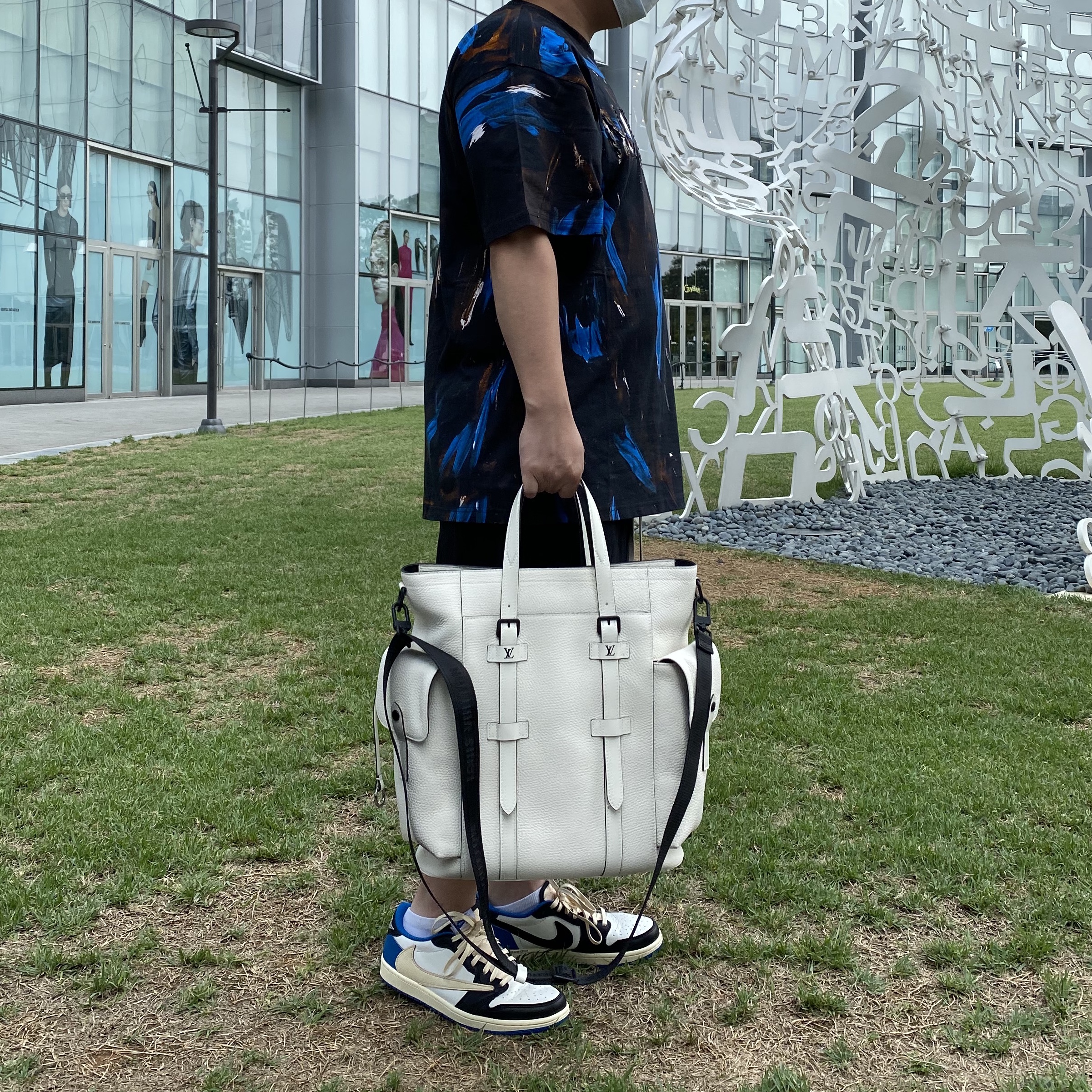 Jordan 1 x Travis Scott x Fragment Retro Low OG SP Military Blue 착용 스타일