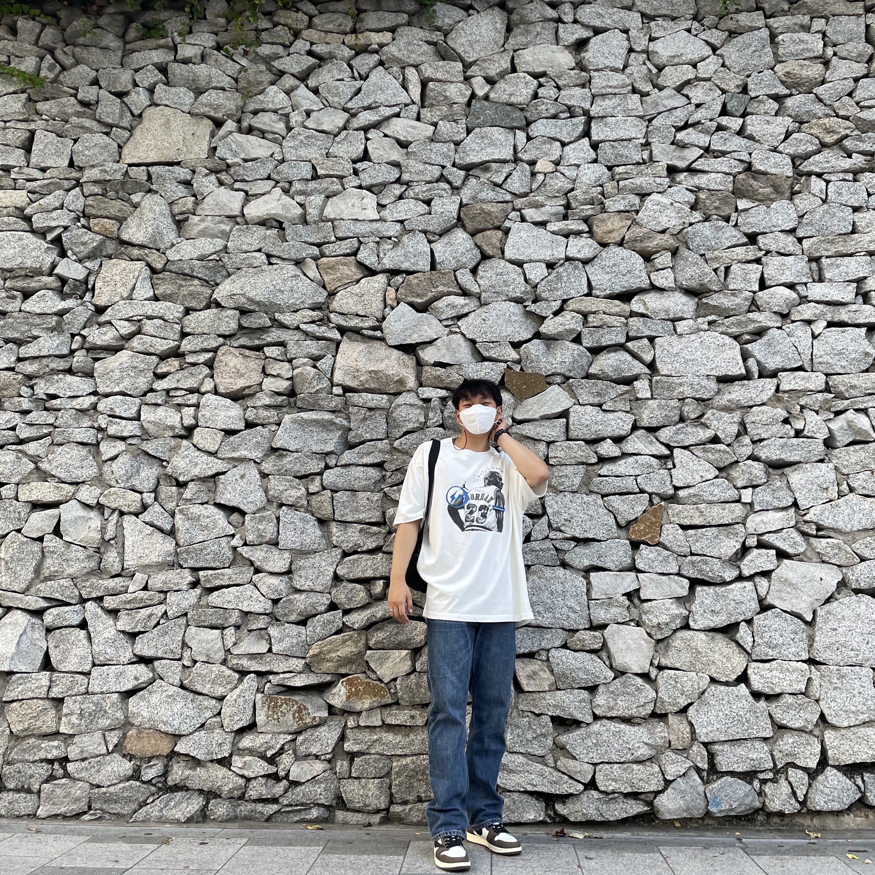 Jordan x Travis Scott x Fragment T-Shirt Sail (DJ0619-133), Jordan 1 x Travis Scott Retro High OG SP Mocha 착용 스타일 - 4