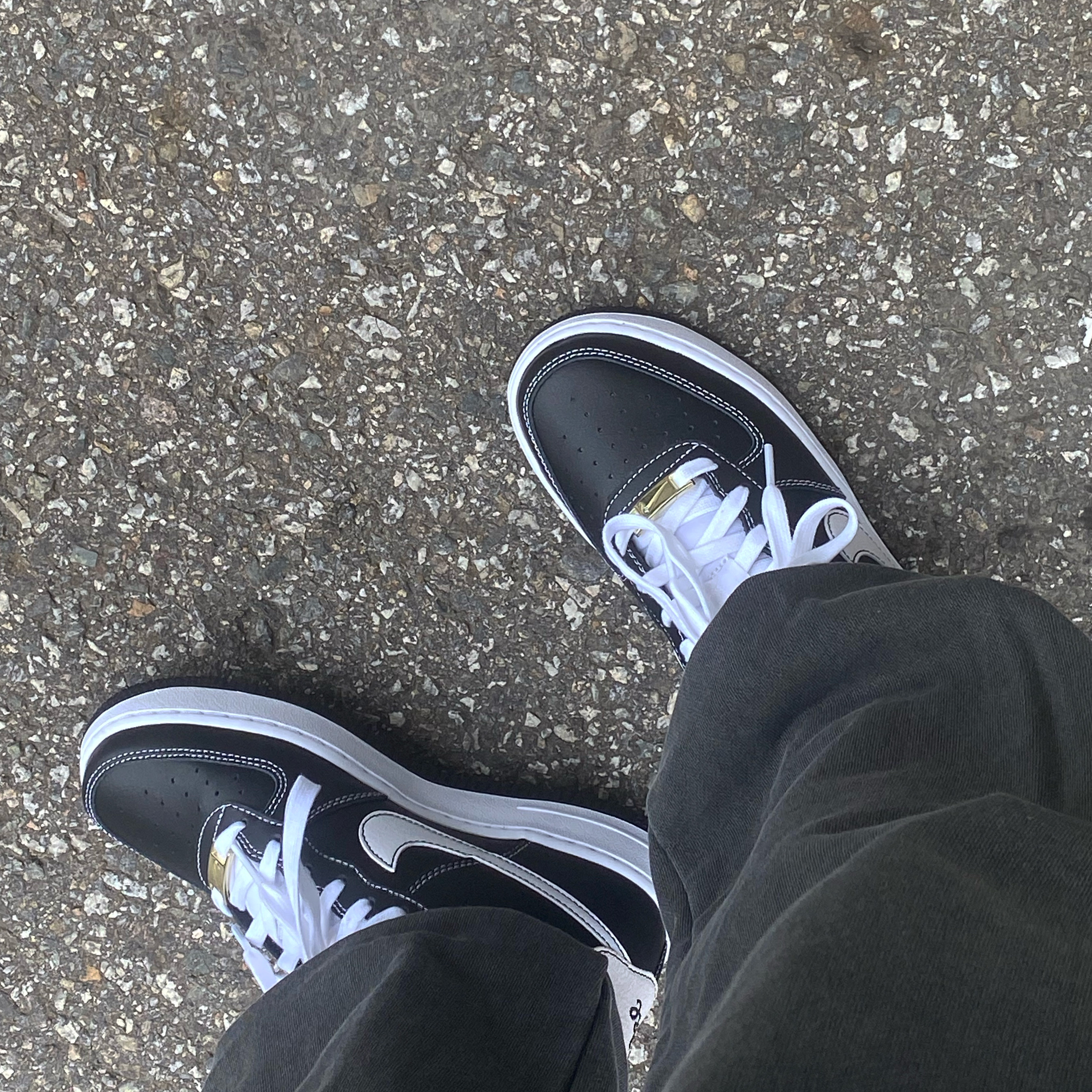 (GS) Nike Air Force 1 S50 Black White 착용 스타일