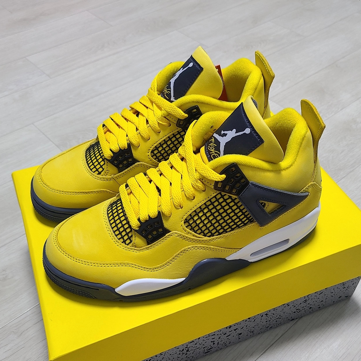 Jordan 4 Retro Tour Yellow 착용 스타일 - 2