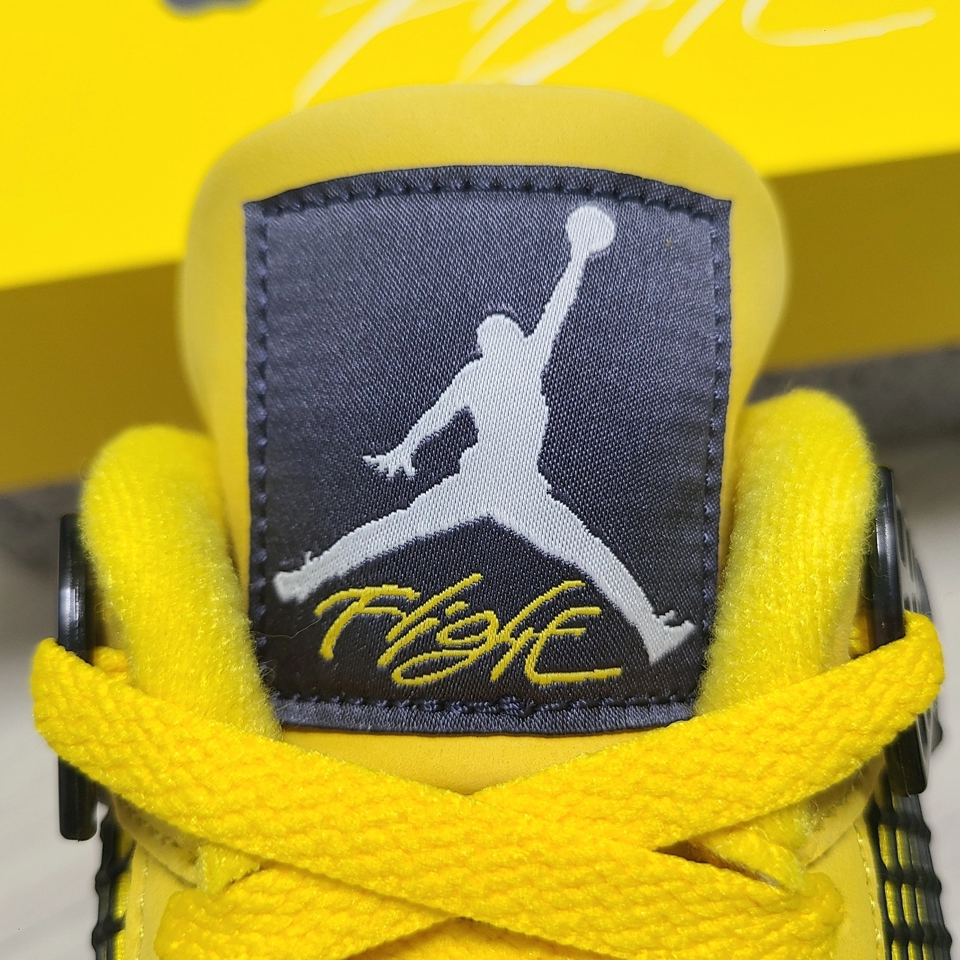 Jordan 4 Retro Tour Yellow 착용 스타일 - 3