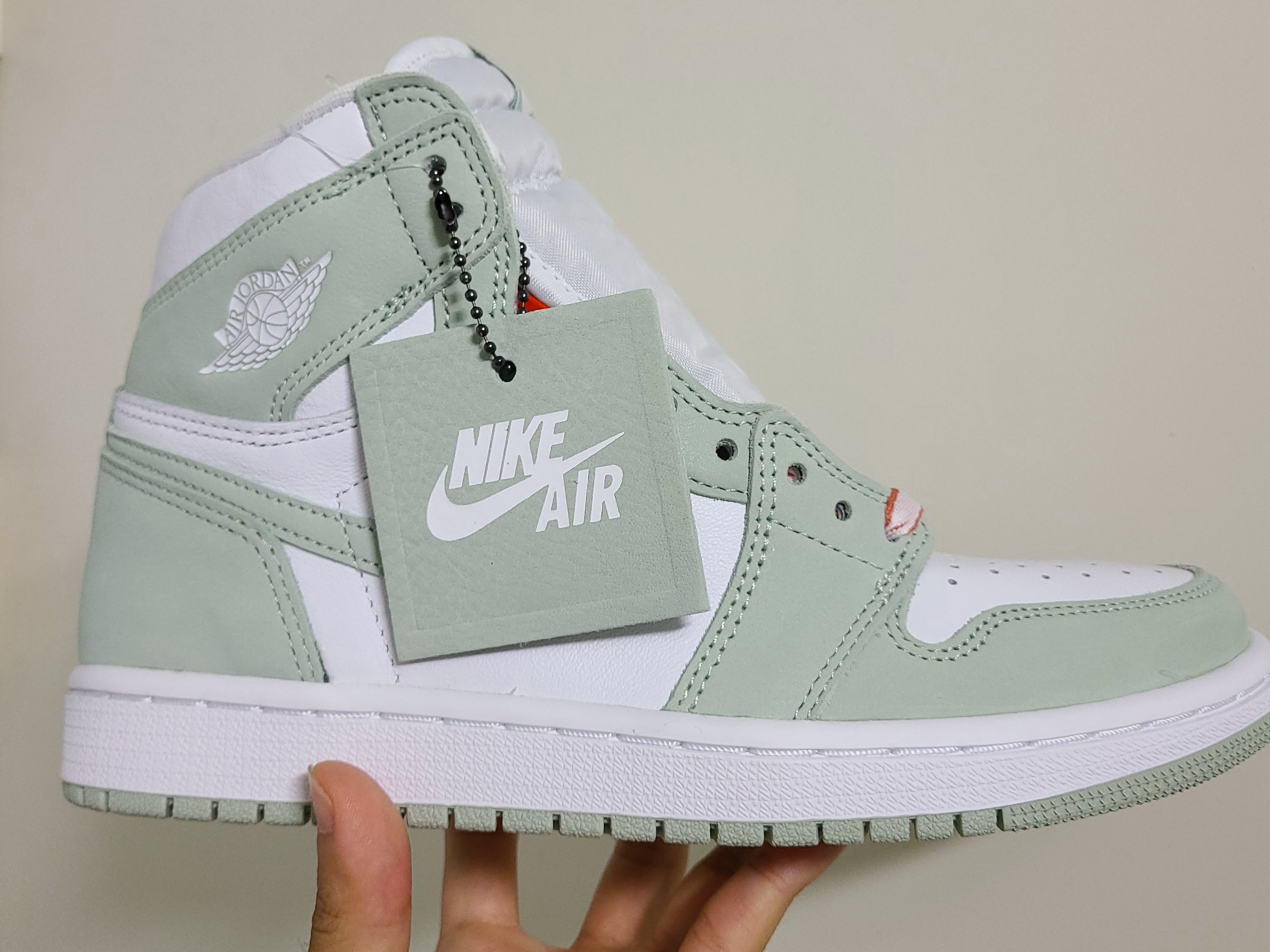 (W) Jordan 1 Retro High OG Seafoam 착용 스타일 - 2
