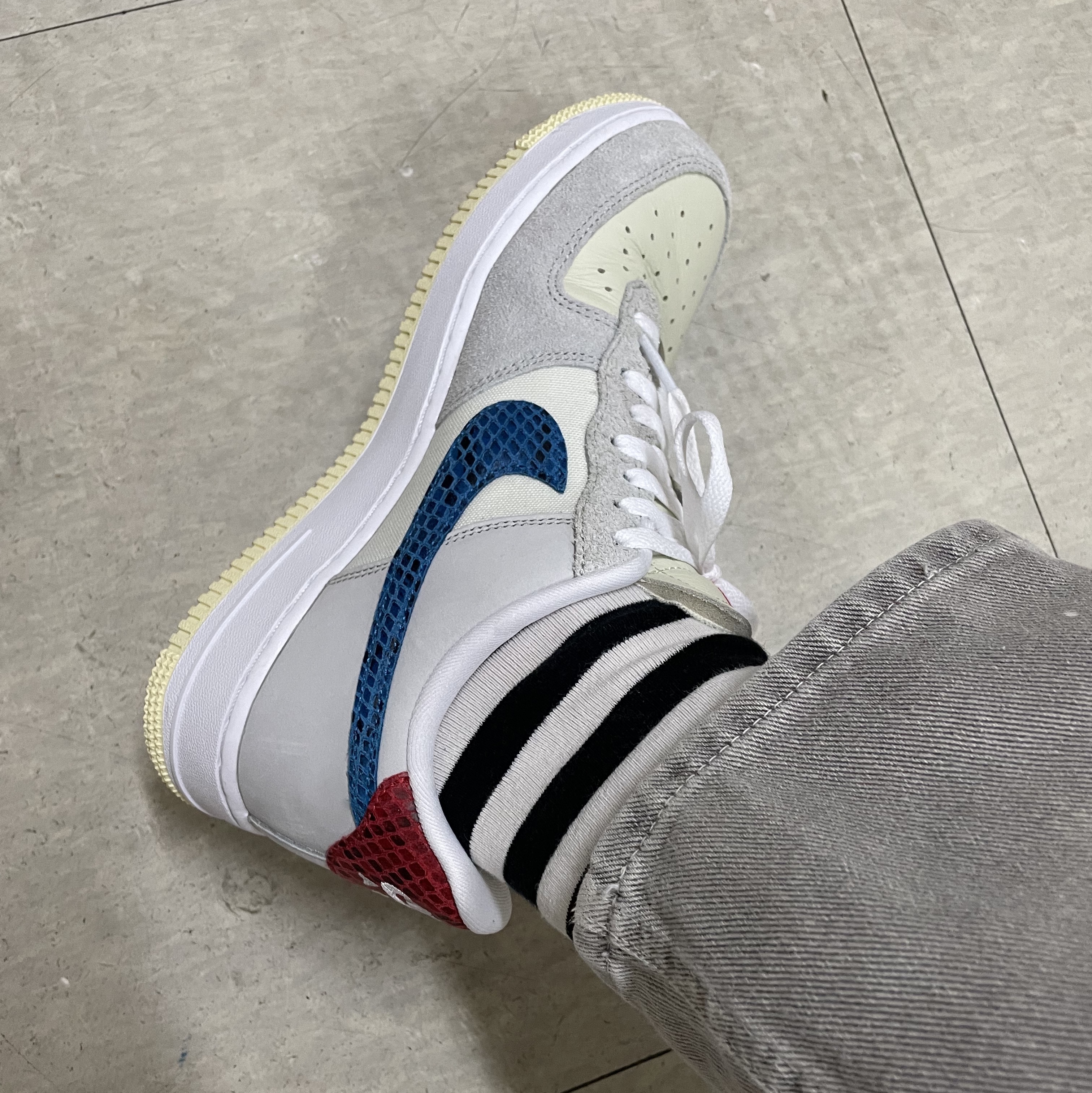 Nike x Undefeated Air Force 1 Low SP 5 On It 착용 스타일