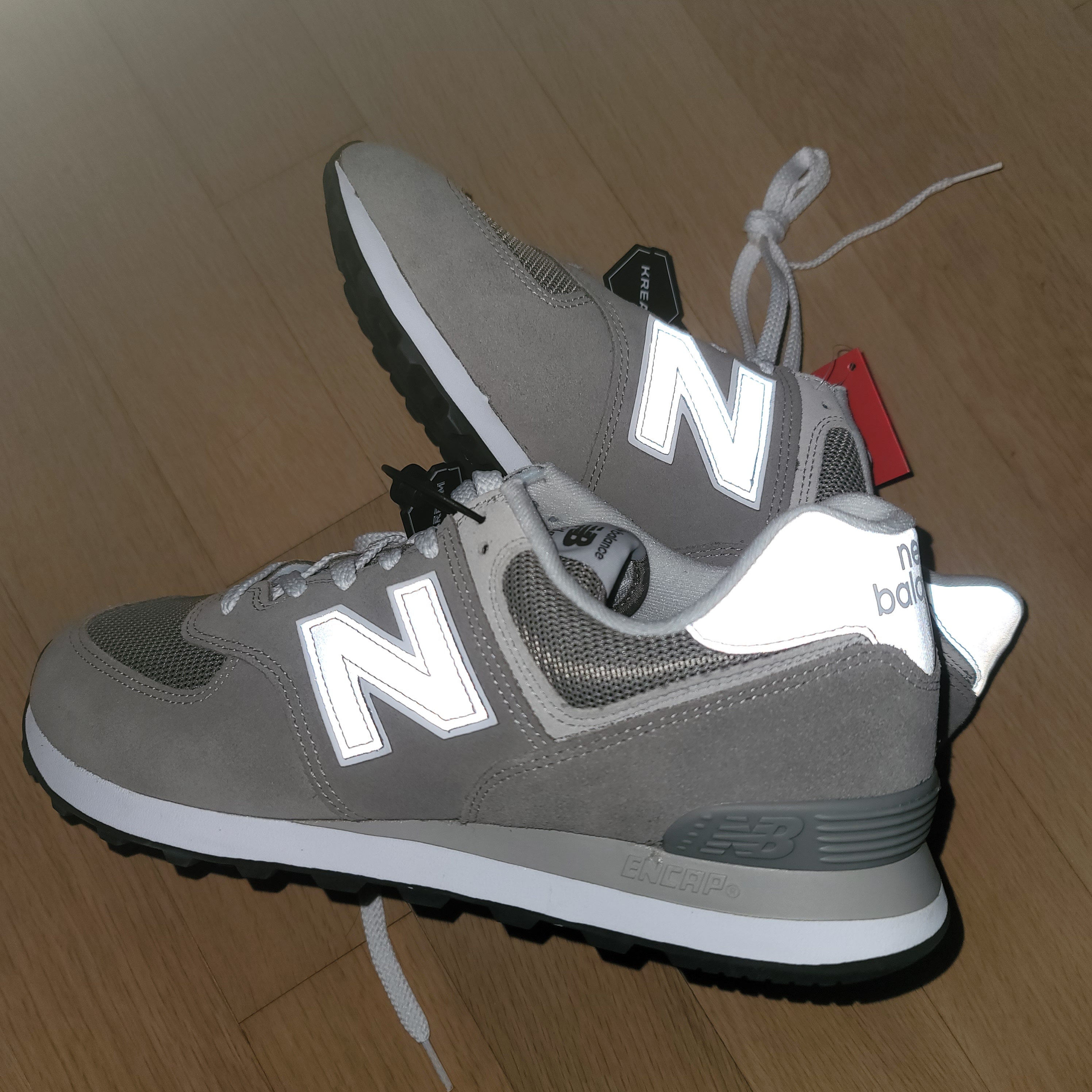 New Balance 574 Grey - D Standard 착용 스타일 - 1